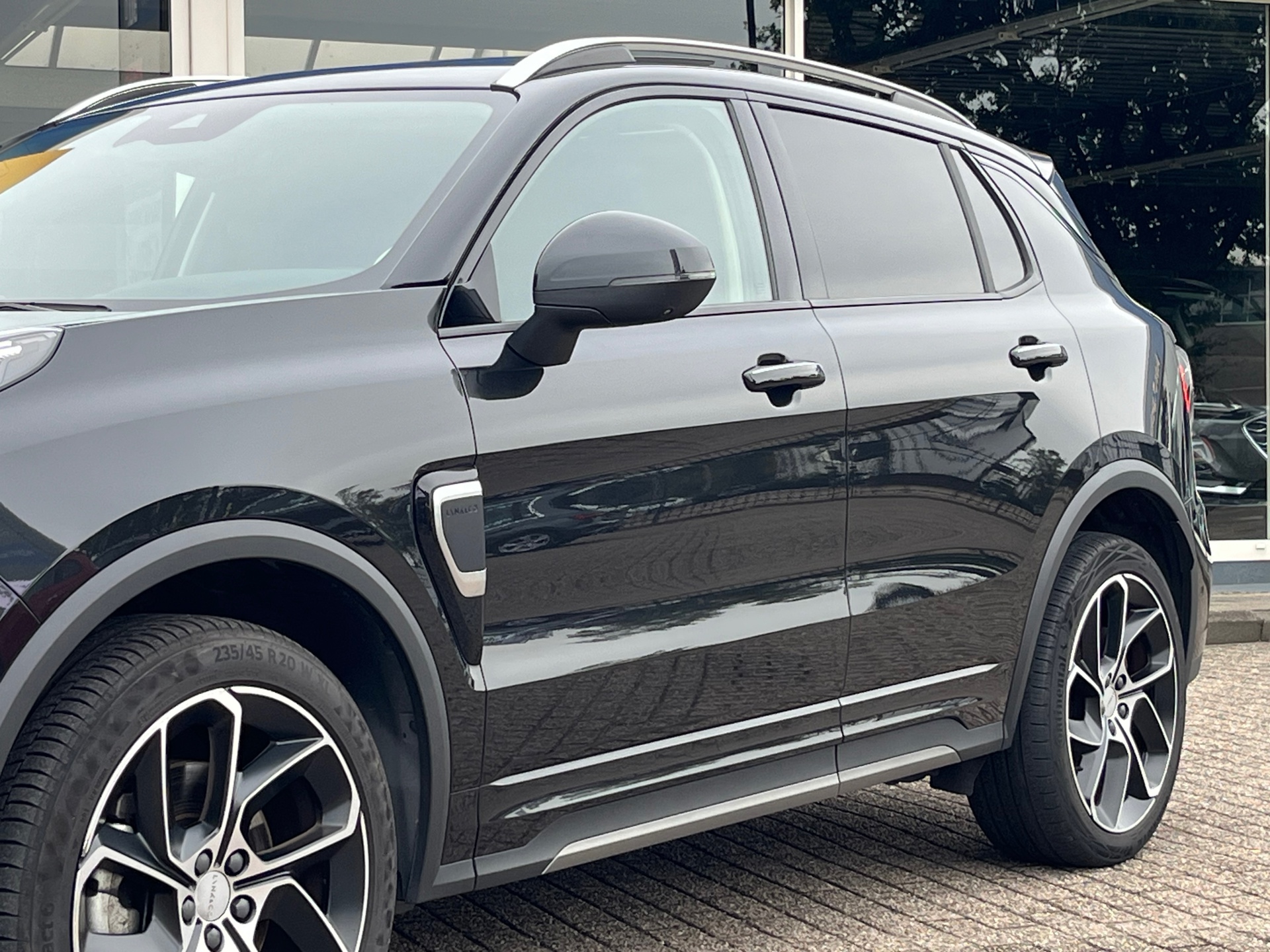 Foto van Lynk&co LYNK & Co 01