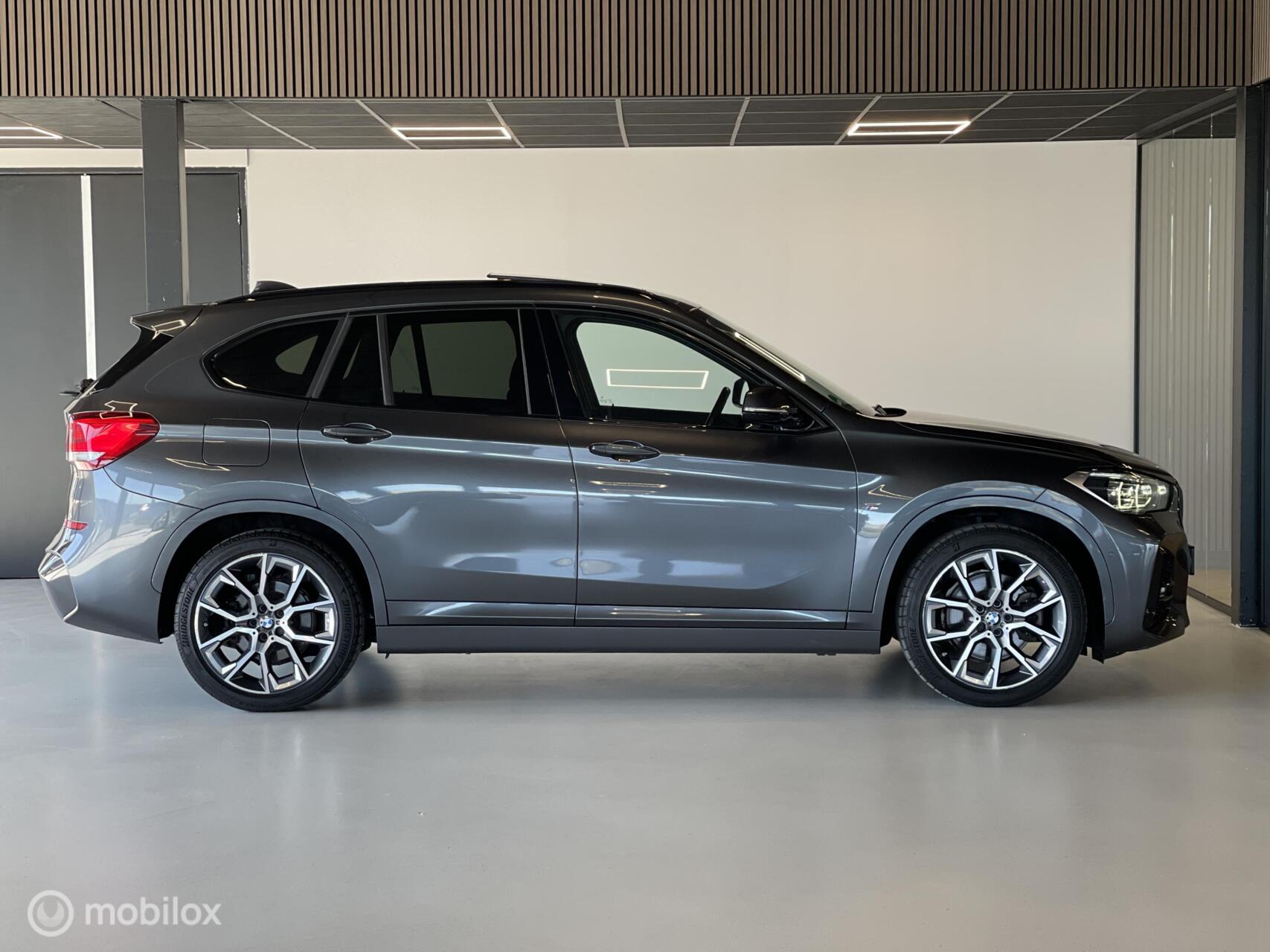 Foto van BMW X1 Xdrive25e