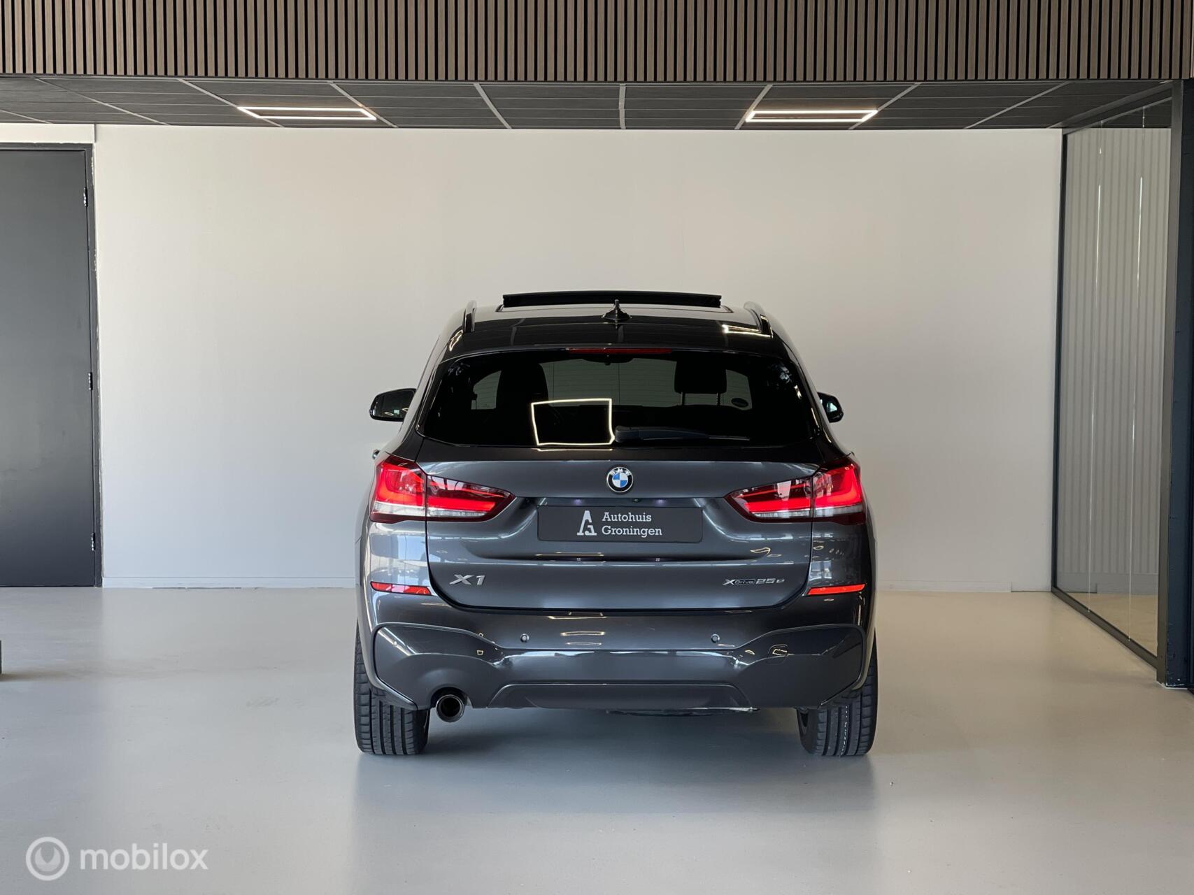 Foto van BMW X1 Xdrive25e