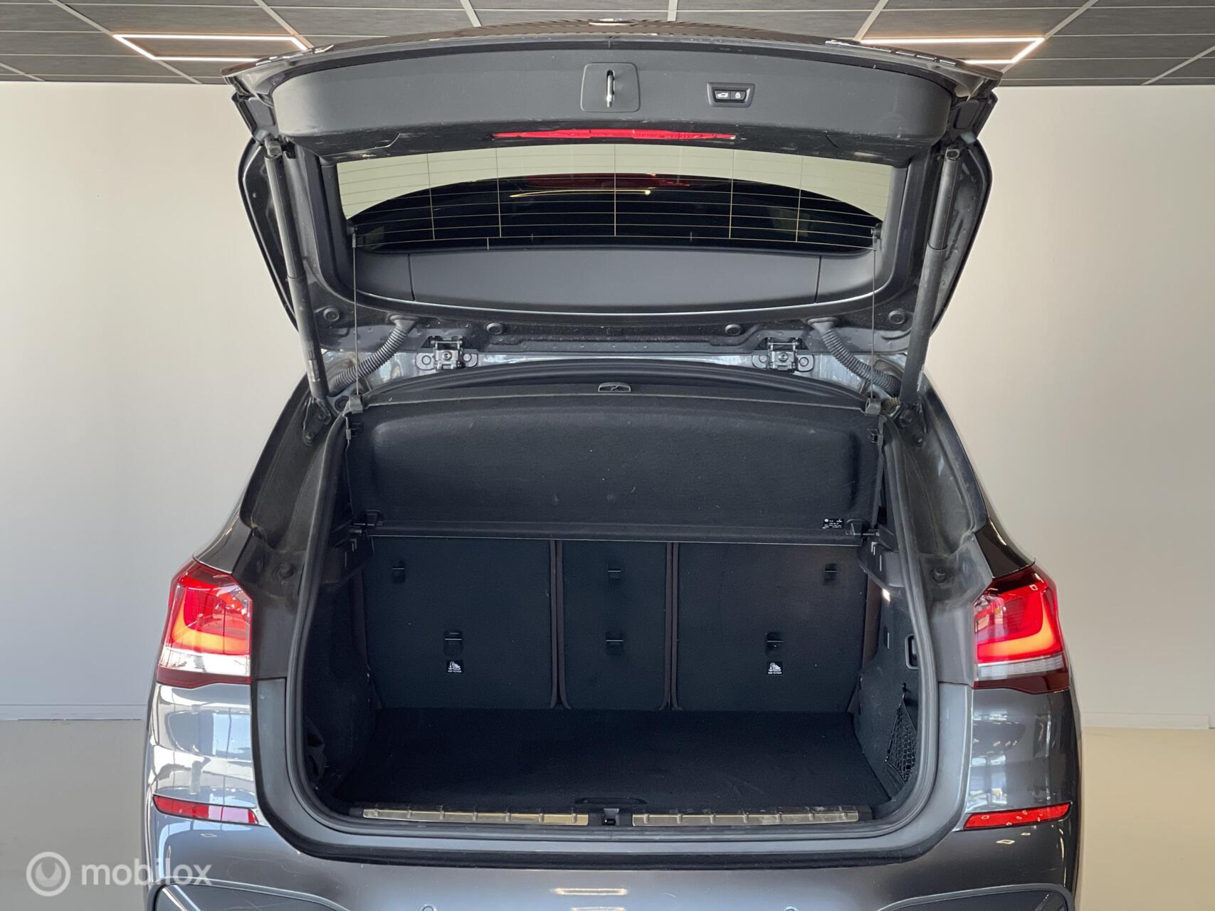 Foto van BMW X1 Xdrive25e