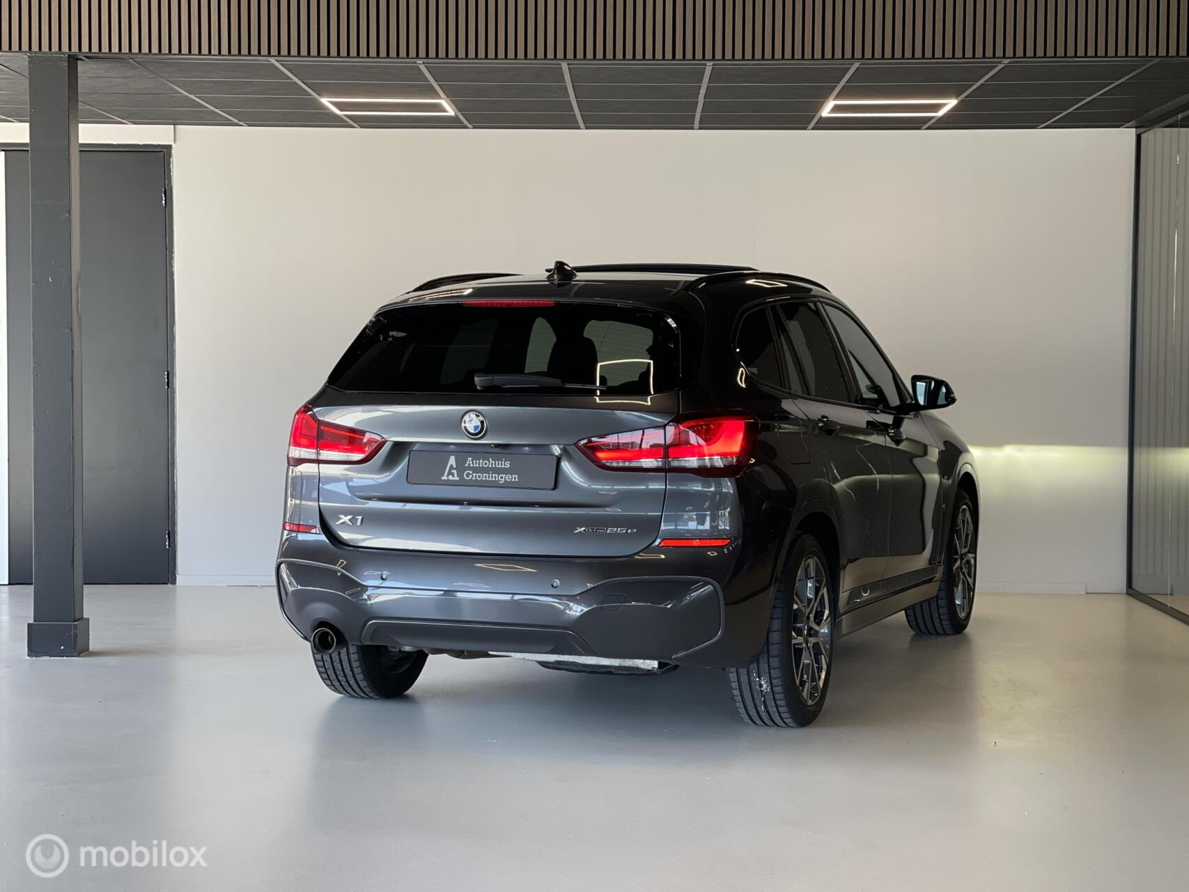 Foto van BMW X1 Xdrive25e
