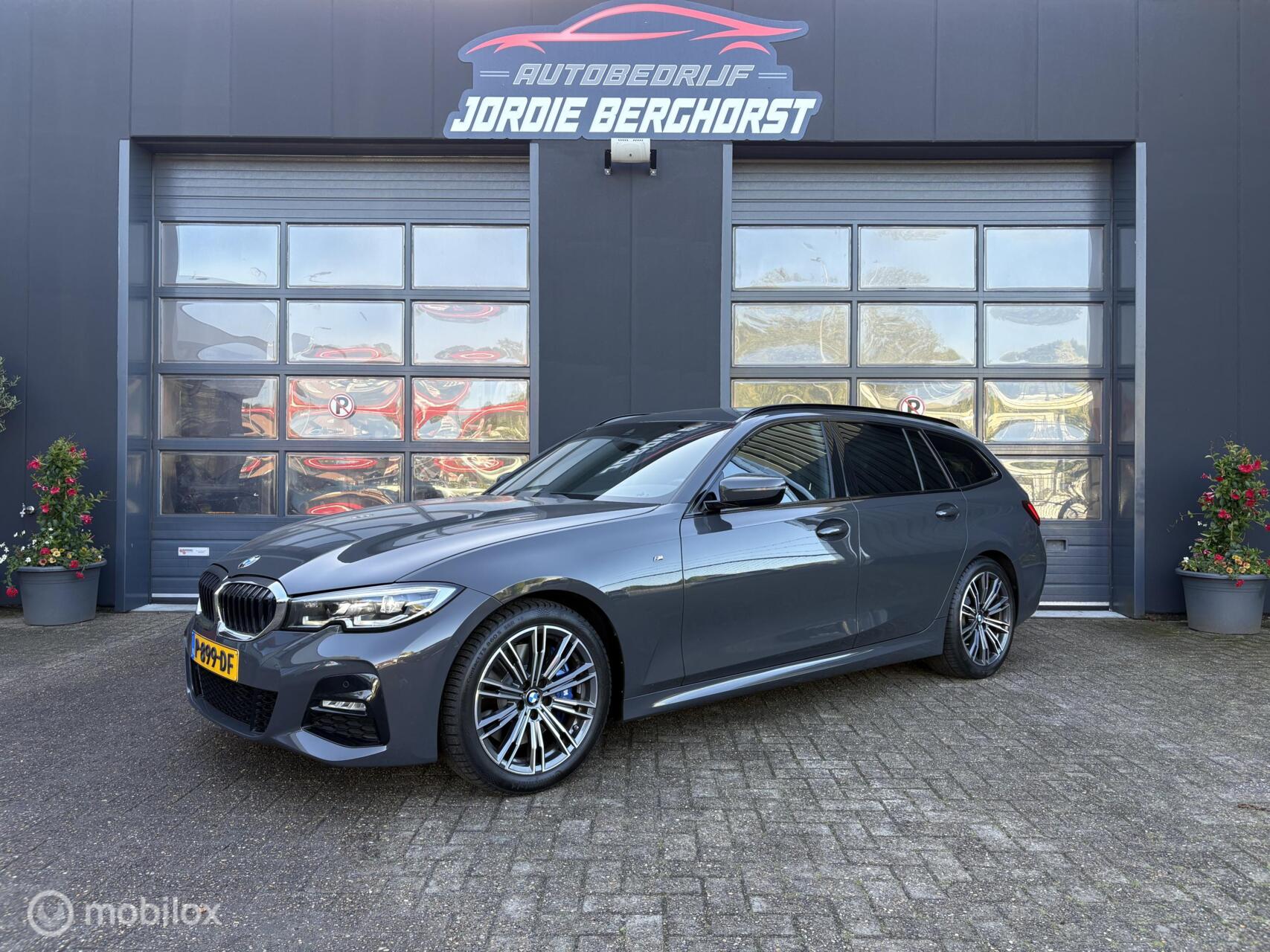 BMW 318i 318i Business Edition M sport 2022 - voorkant