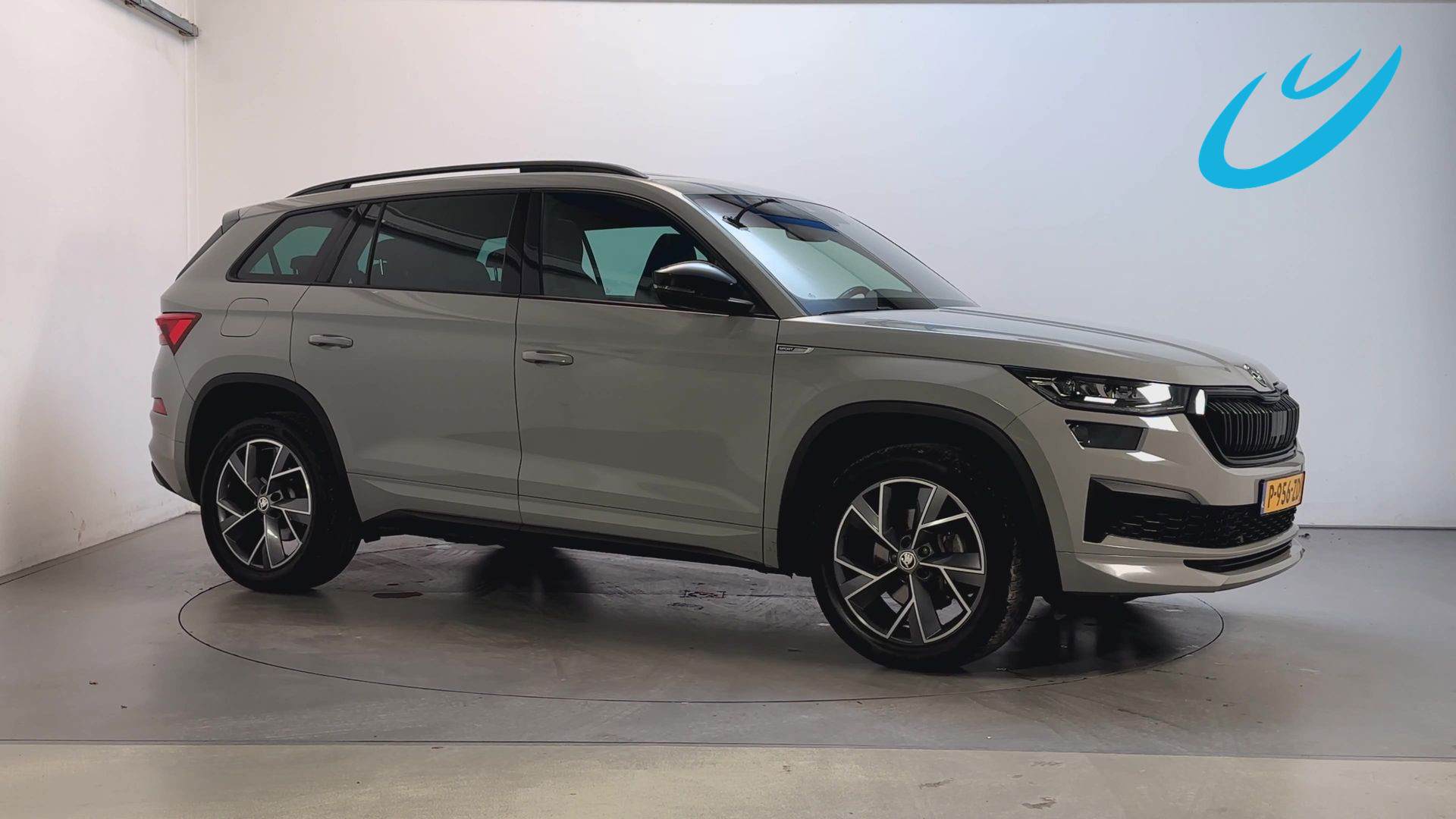 Skoda Kodiaq 1.5 TSI 150pk Sportline Business 7p. LED Panoramadak Trekhaak Camera Stoelverwarming 2022 - voorkant