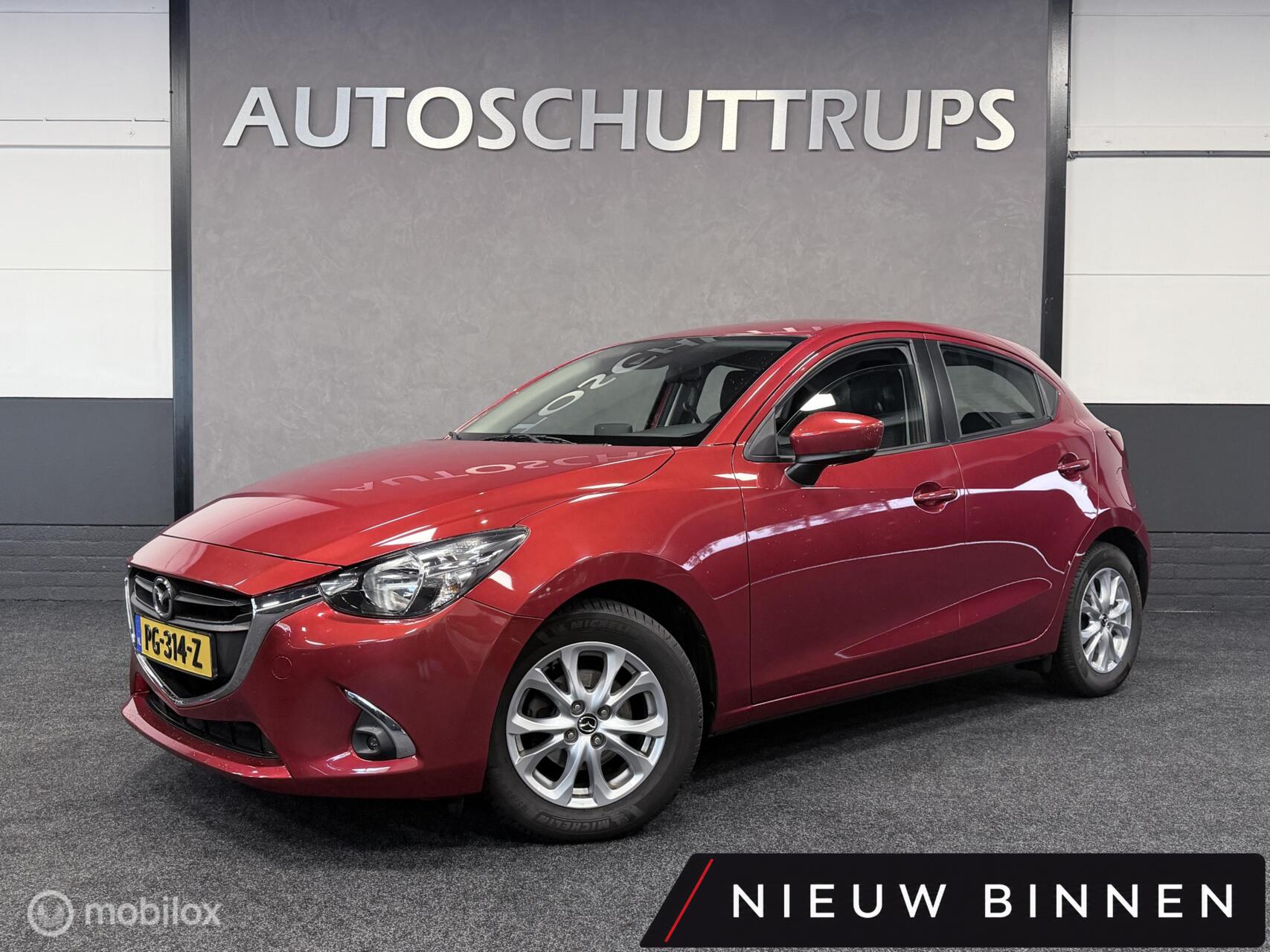 Mazda Mazda2 1.5 Skyactiv-G Dynamic NAVI / TREKHAAK / AIRCO / CRUISE / MOOIE NETTE AUTO 2017 - voorkant