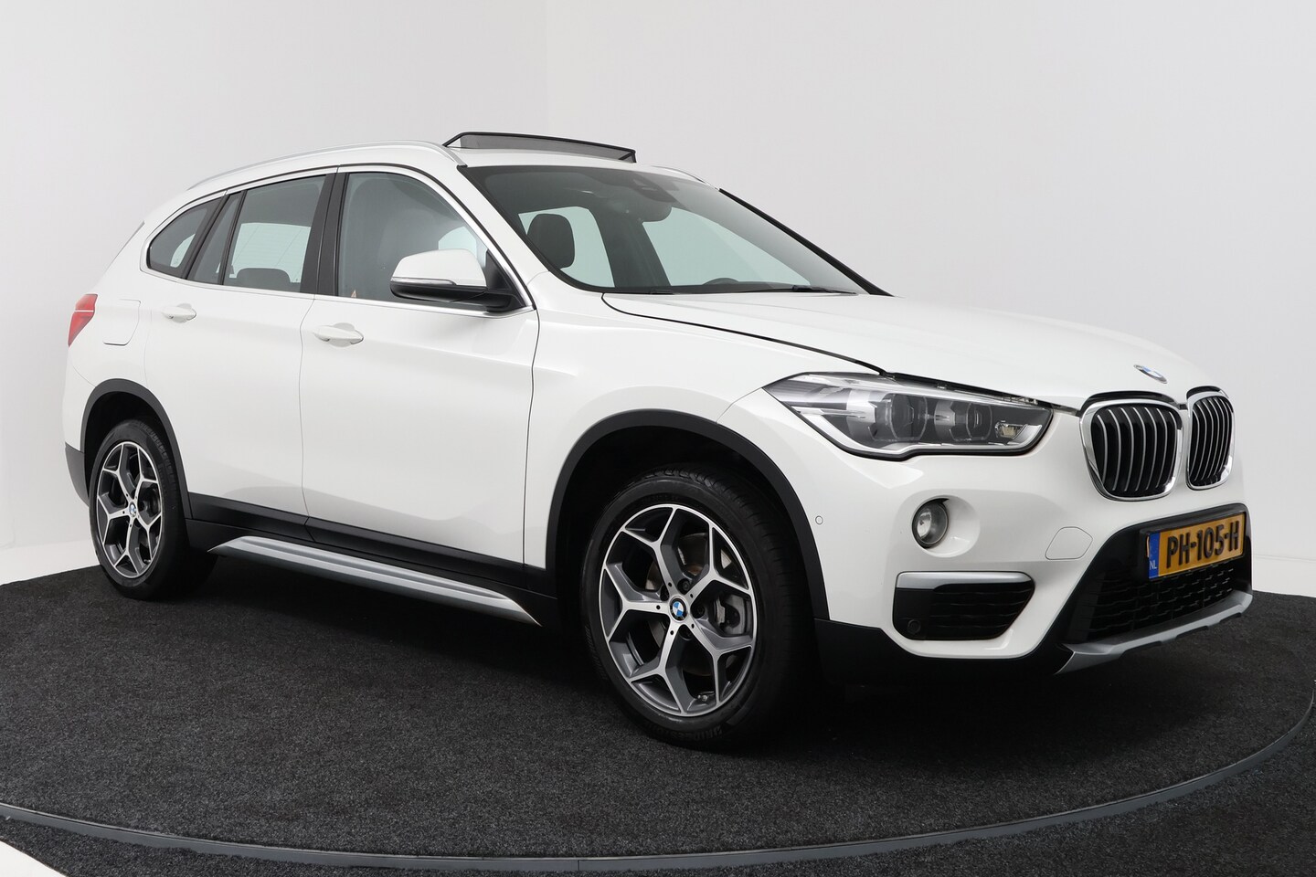 Foto van BMW X1 Sdrive20i