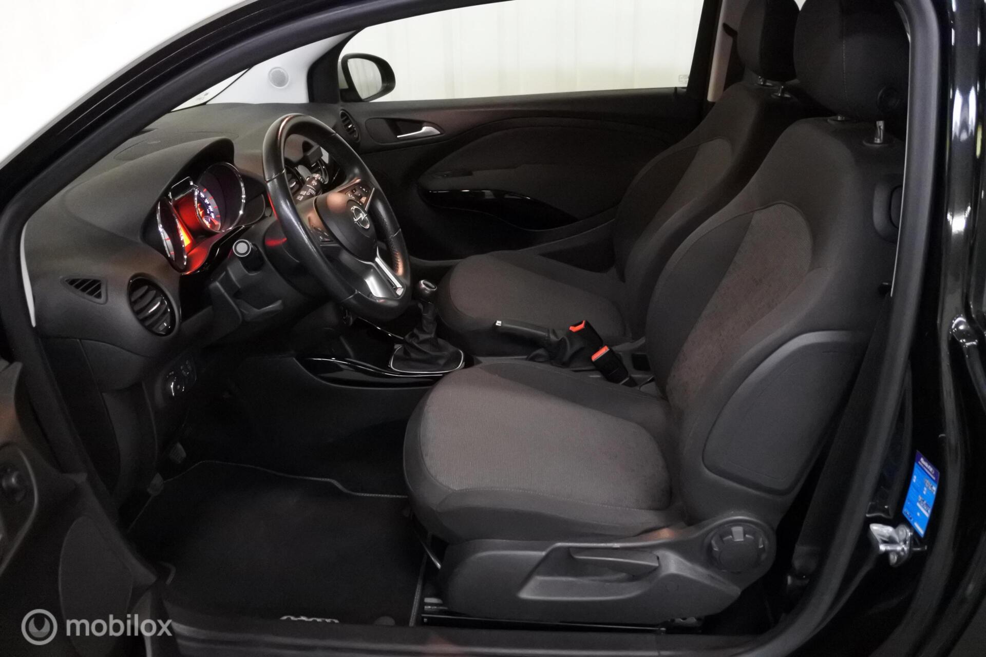 Foto van Opel Adam