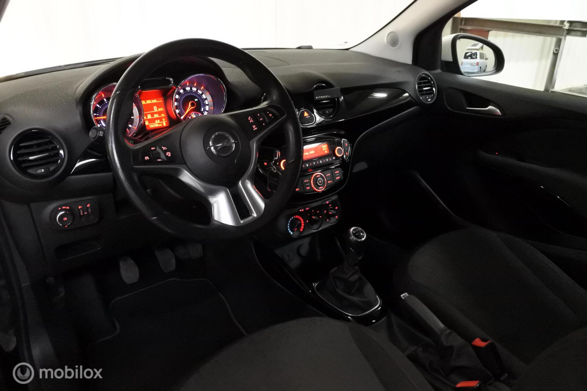 Foto van Opel Adam