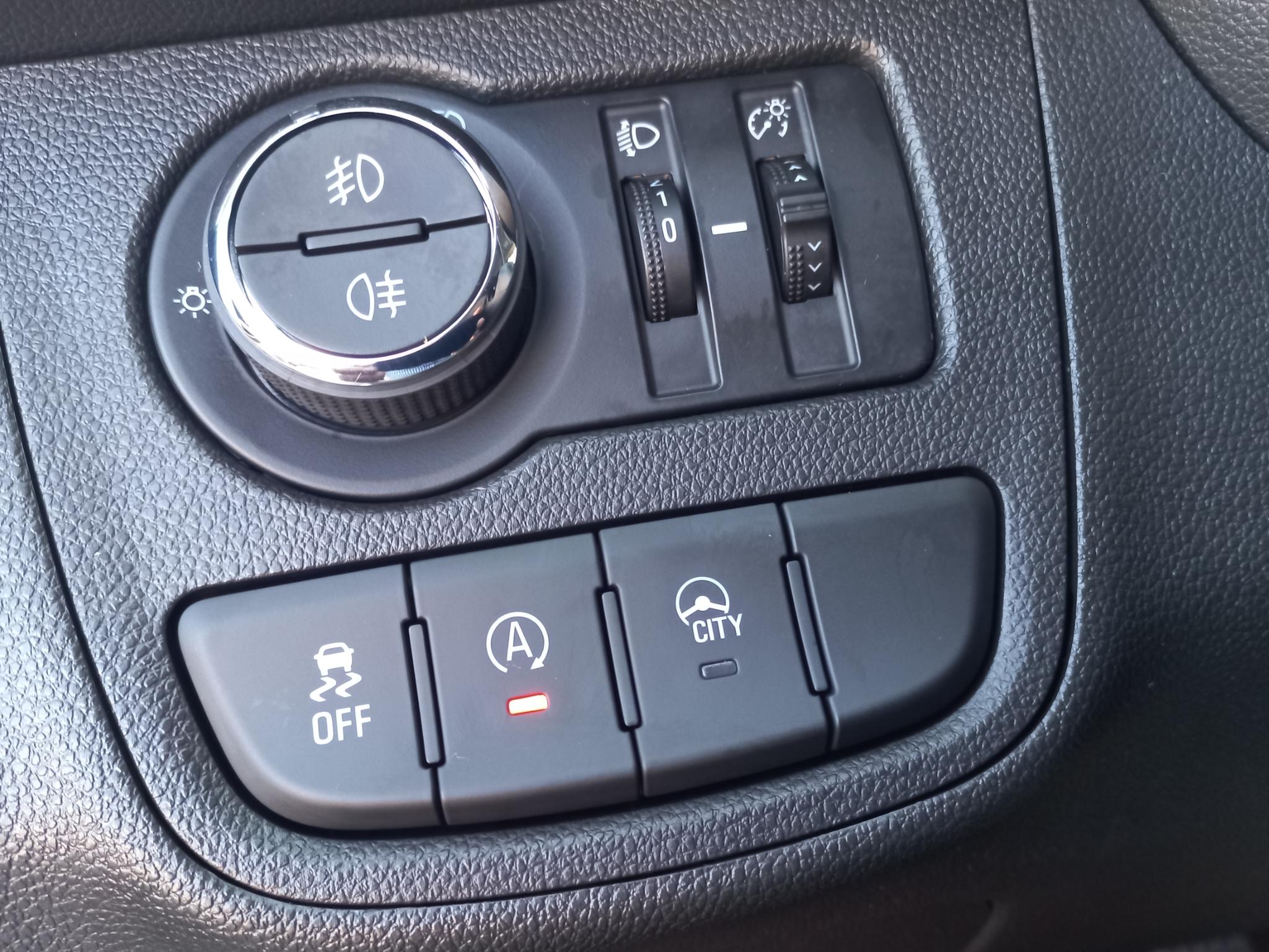 Foto van Opel Karl / Viva
