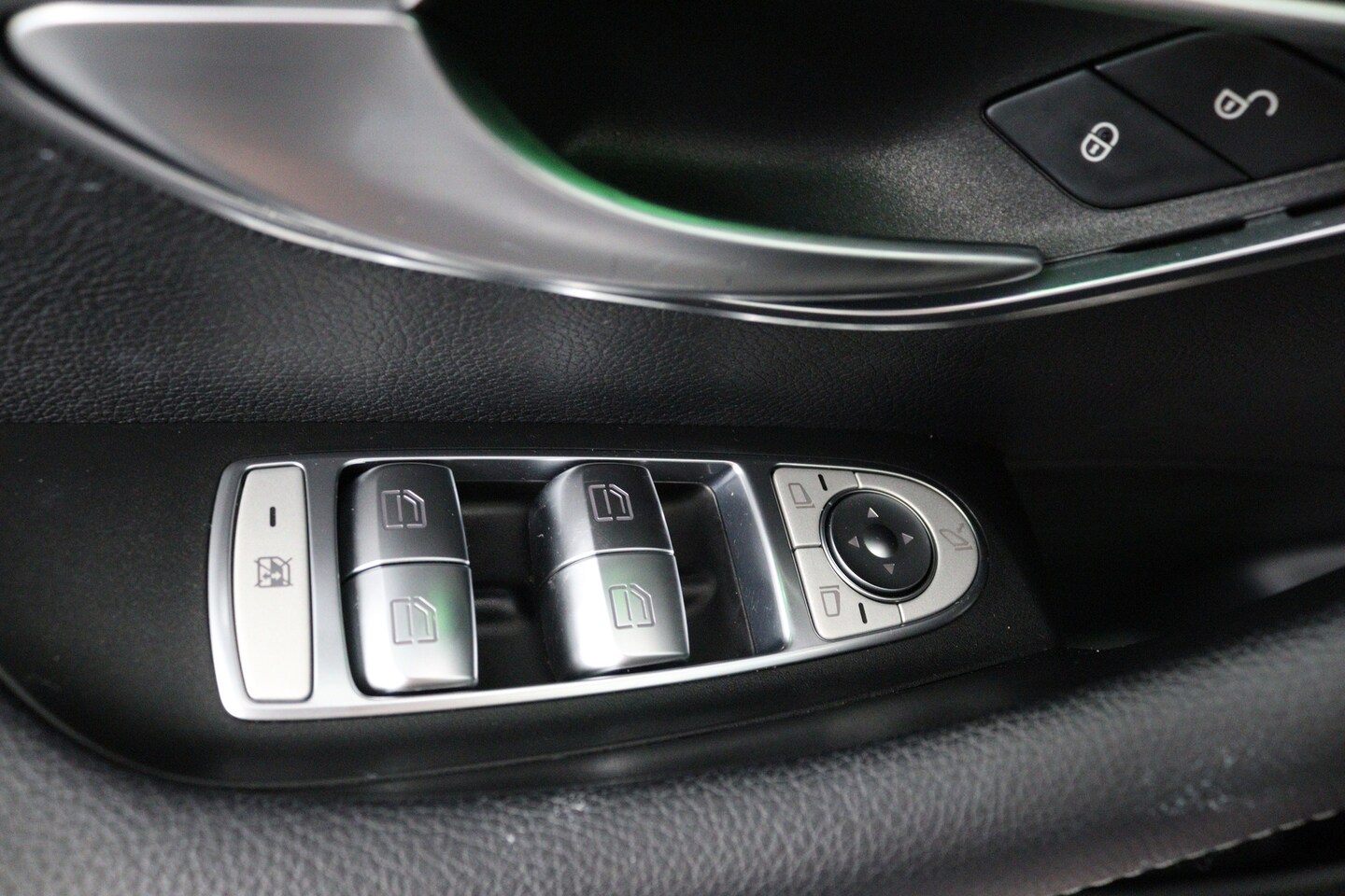 Foto van Mercedes-Benz E 200