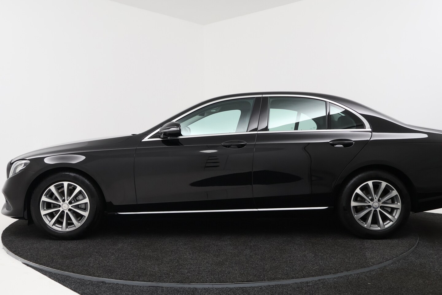 Foto van Mercedes-Benz E 200