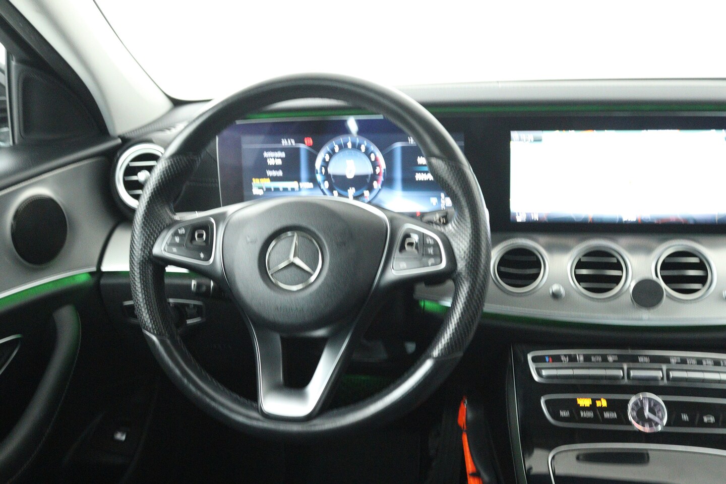 Foto van Mercedes-Benz E 200