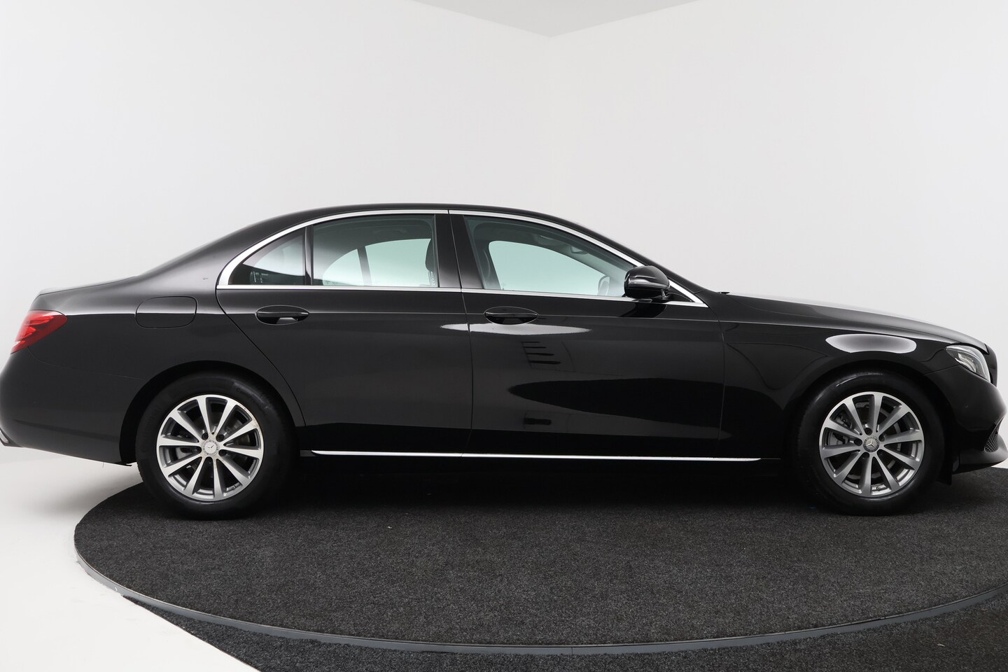 Foto van Mercedes-Benz E 200