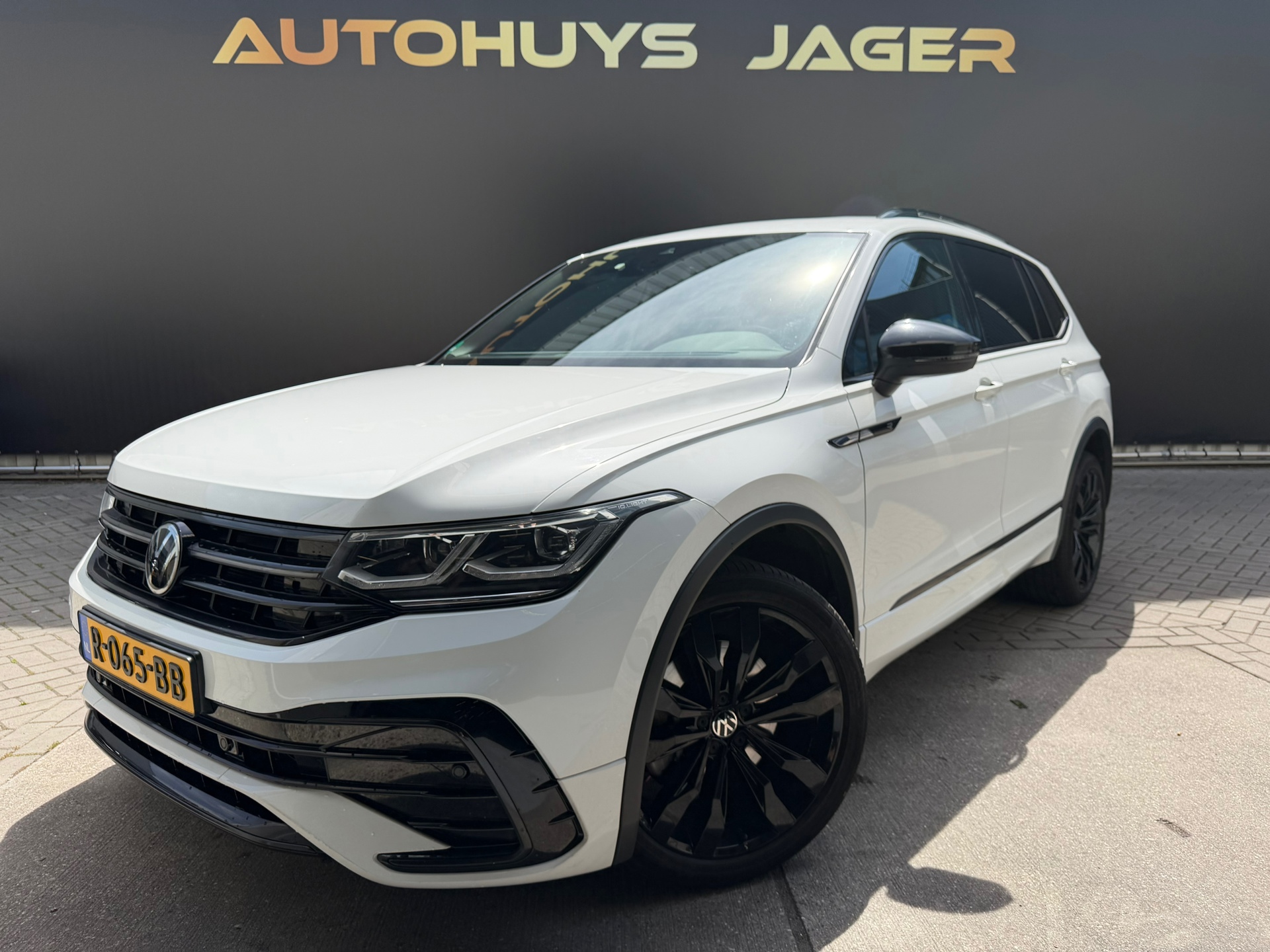Volkswagen Tiguan 2.0 TSI 4Motion Highline Business R 7p. Rline Pano Carplay 2021 - voorkant