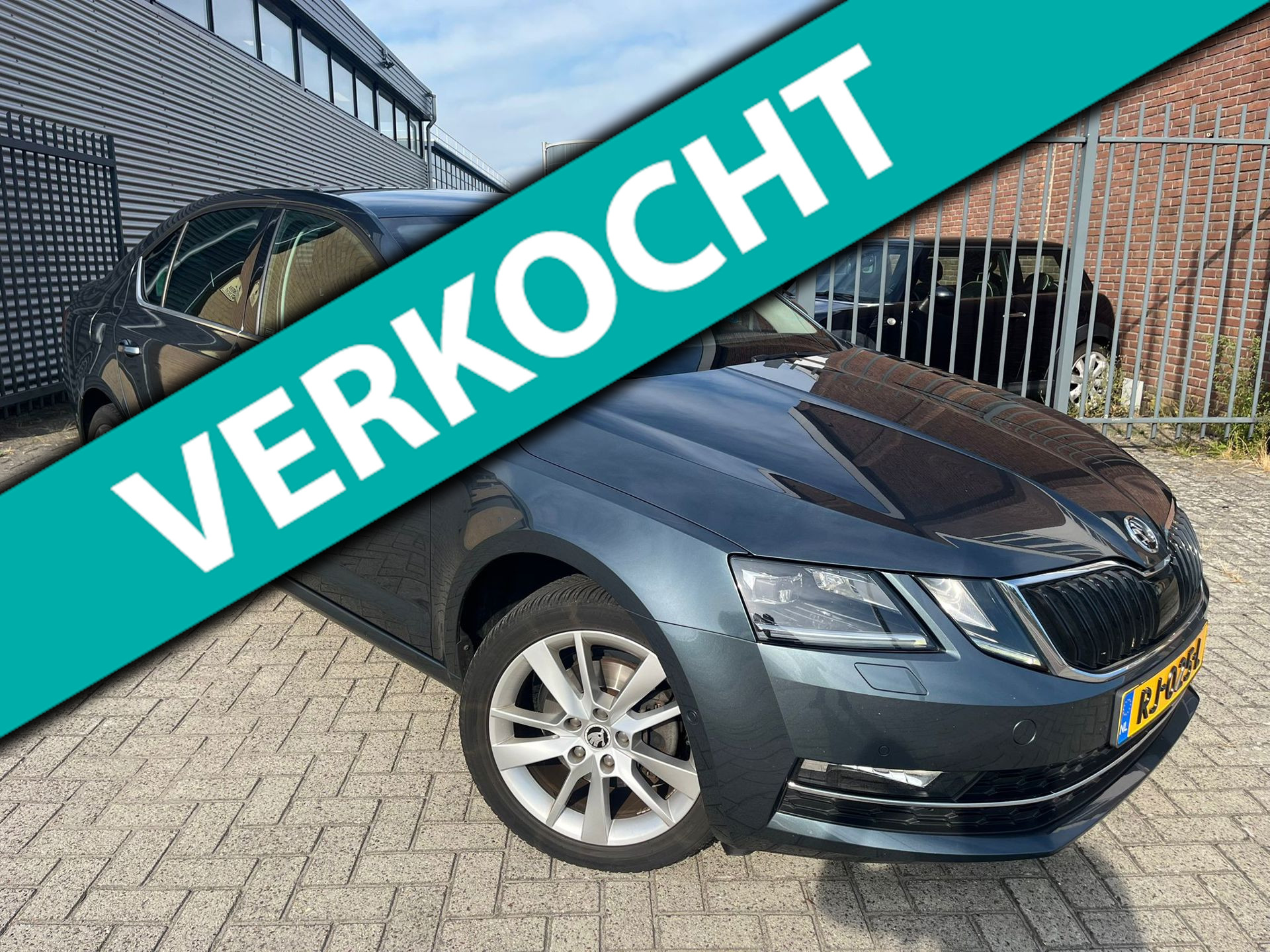 Skoda Octavia 1.0 TSI Greentech Style Business|Carplay|Navi|Cruise|PDC|Stoelver|Stuurver| 2018 - voorkant