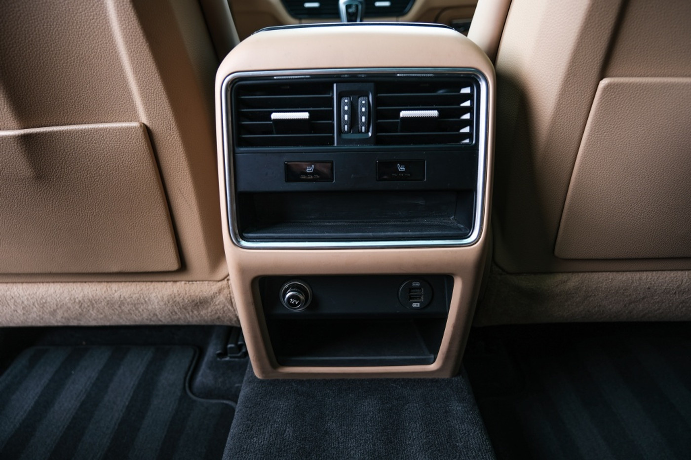 Foto van Porsche Cayenne E-hybrid