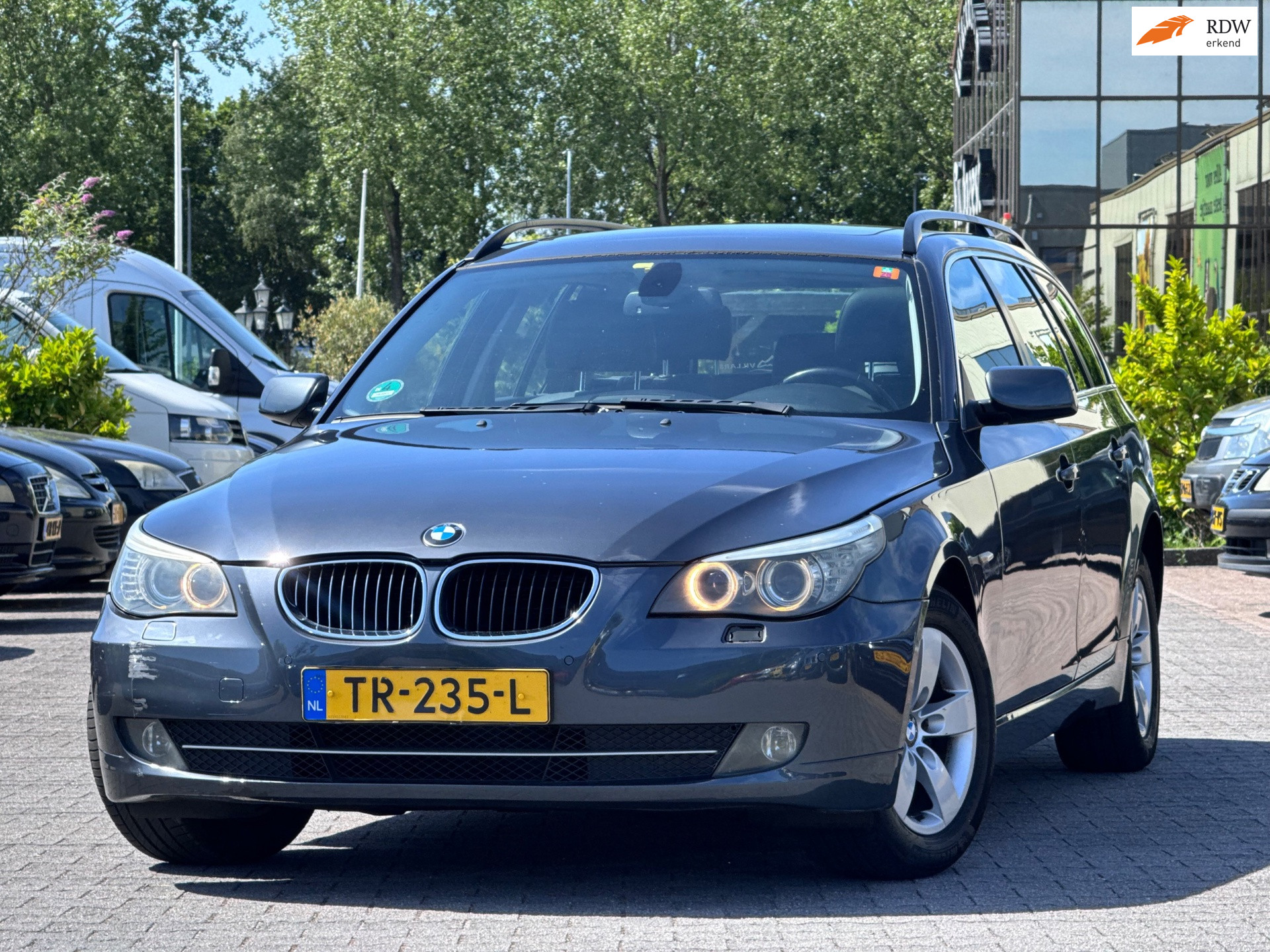 BMW 5er Reihe 523i High Executive | Panoramadak | Leder elektrische stoelen | Xenon | Bluethooth | Stoelverwarming | 2 sleut 2008 - voorkant