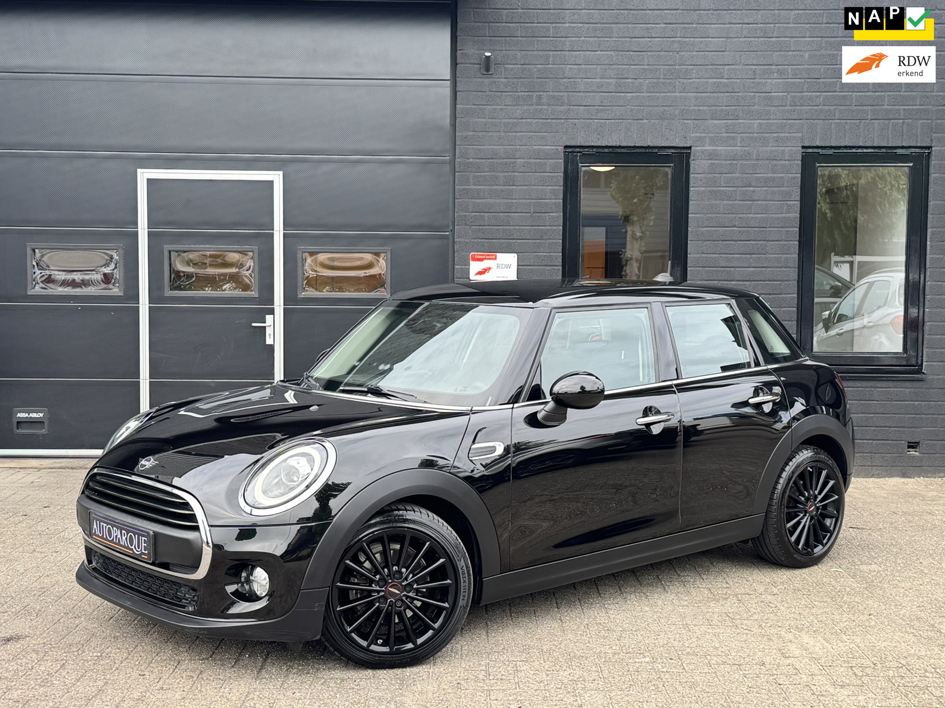 Mini One 1.5 One Pepper - Origineel NL - Automaat 2018 - voorkant