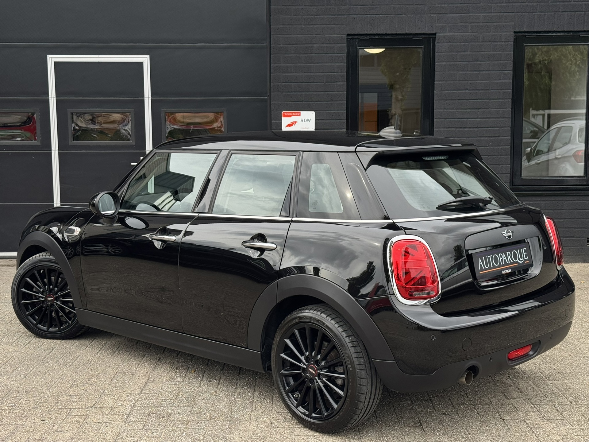 Foto van Mini One