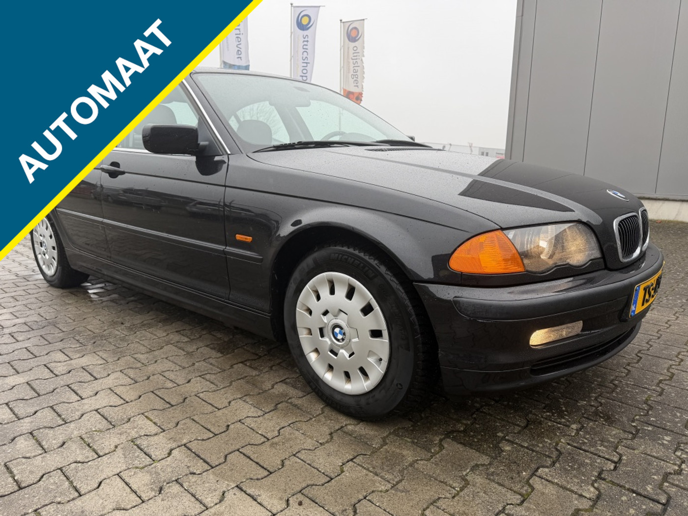 BMW 3er Reihe 320i Executive Airco Automaat slechts 172.639 km nap.! APK: Nieu 1998 - voorkant
