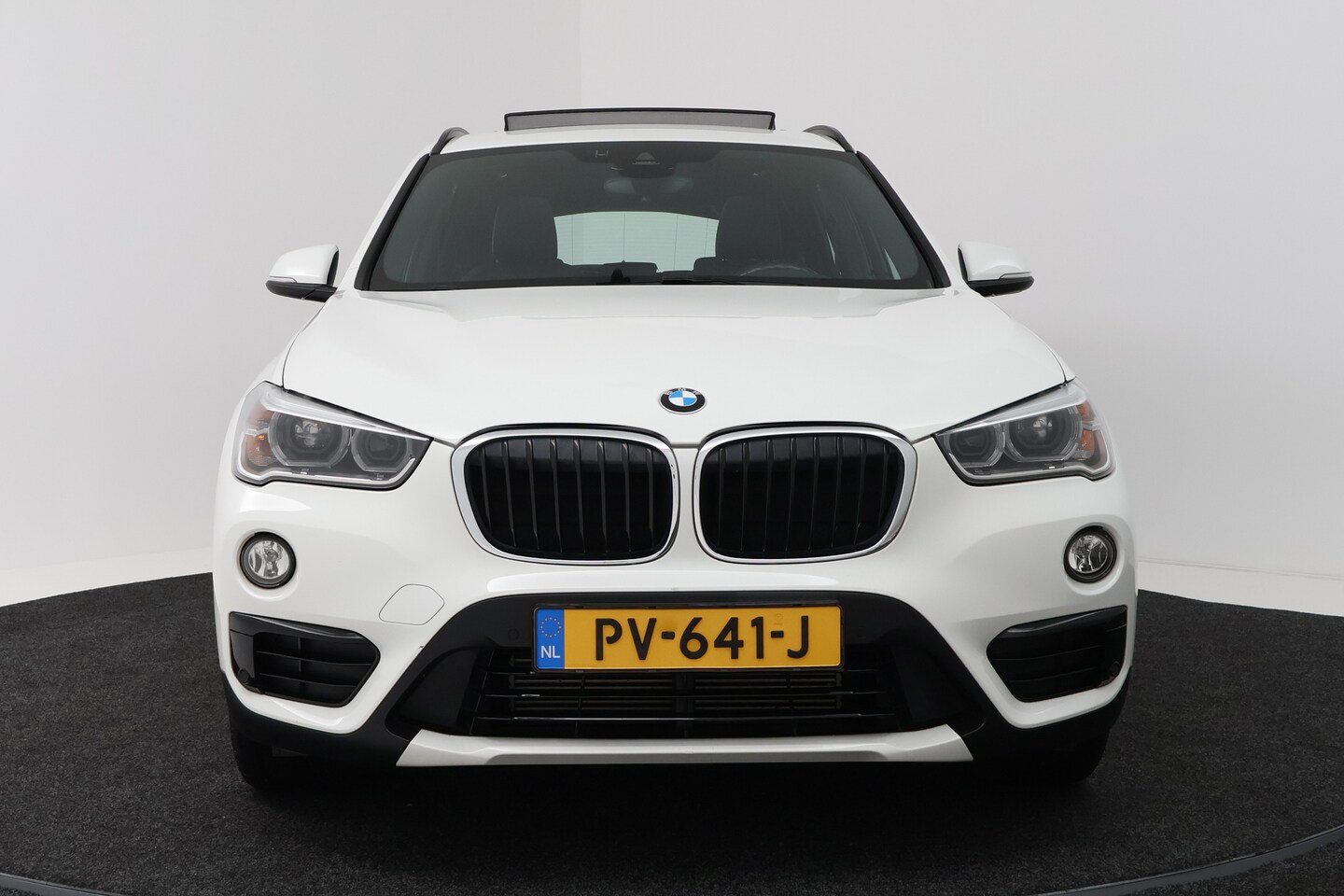 Foto van BMW X1 Sdrive20i
