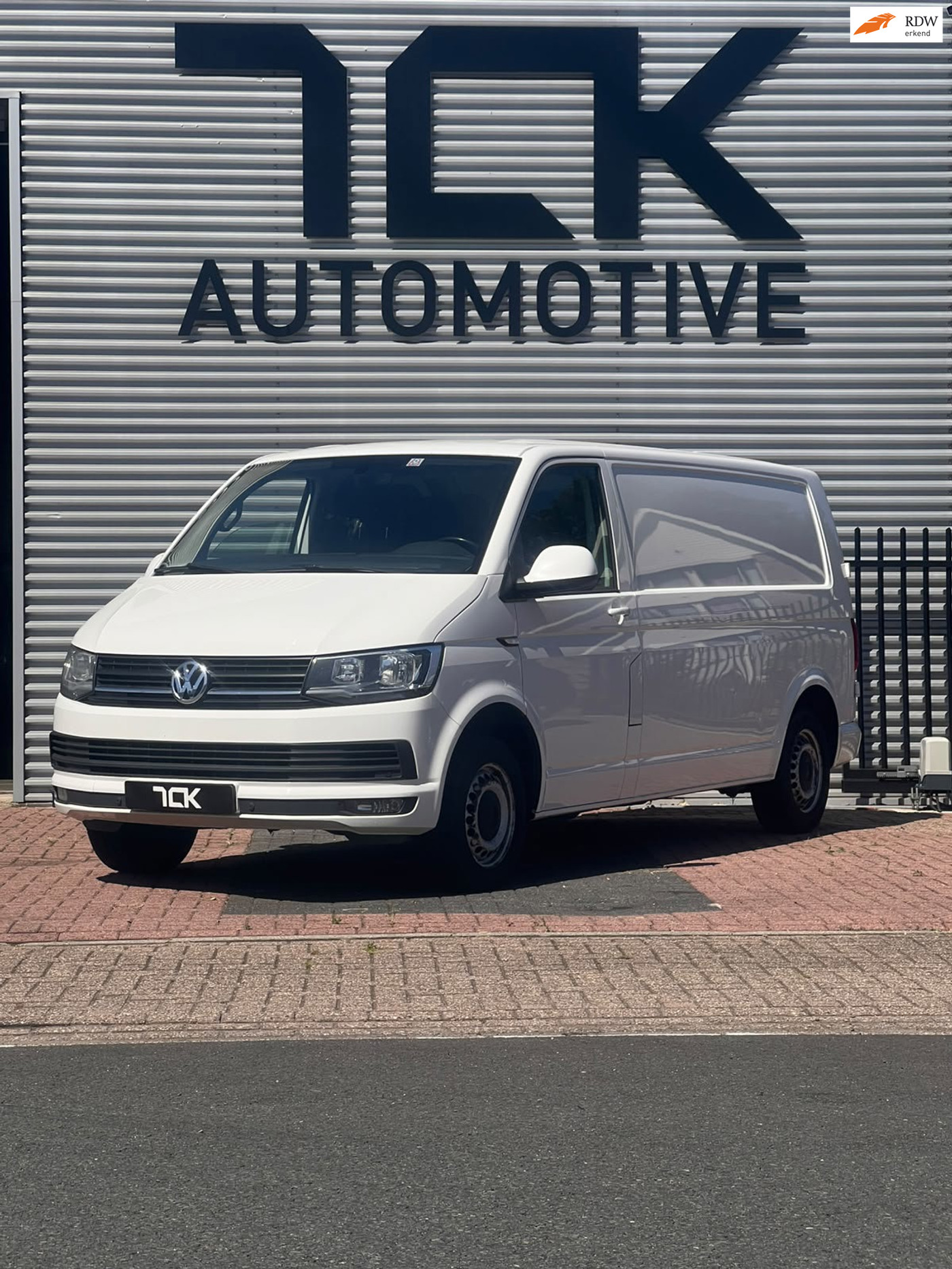 Volkswagen Transporter 2.0 TDI L2H3 Highline NAVI/CARPLAY/AUTOMAAT/AIRCO/PDC 2018 - voorkant