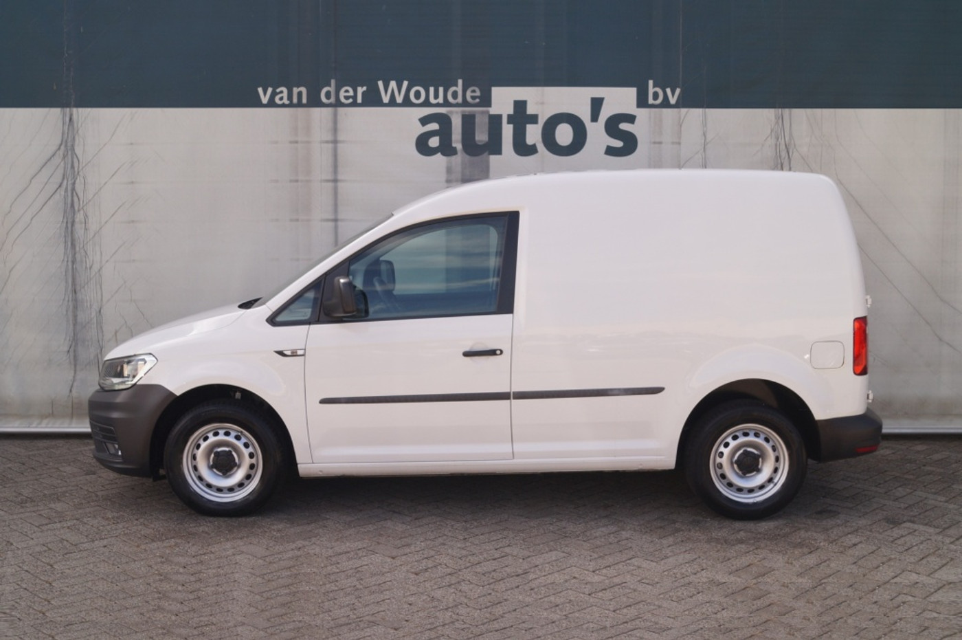 Volkswagen Caddy Modified Partition Wall 2.0 TDI L1H1 BMT Com 2020 - voorkant