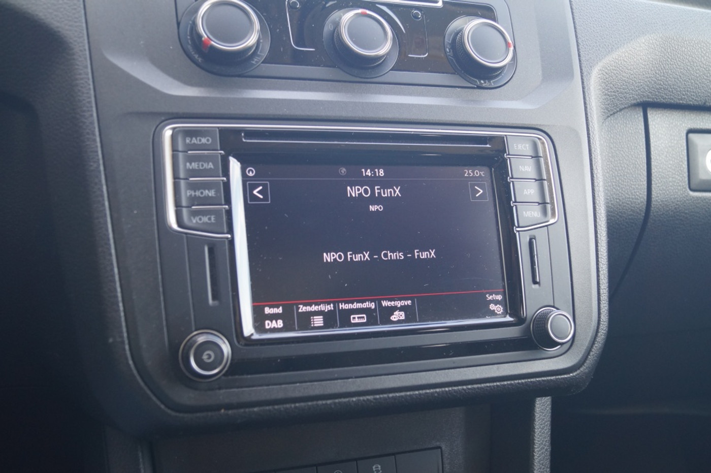 Foto van Volkswagen Caddy Modified Partition Wall