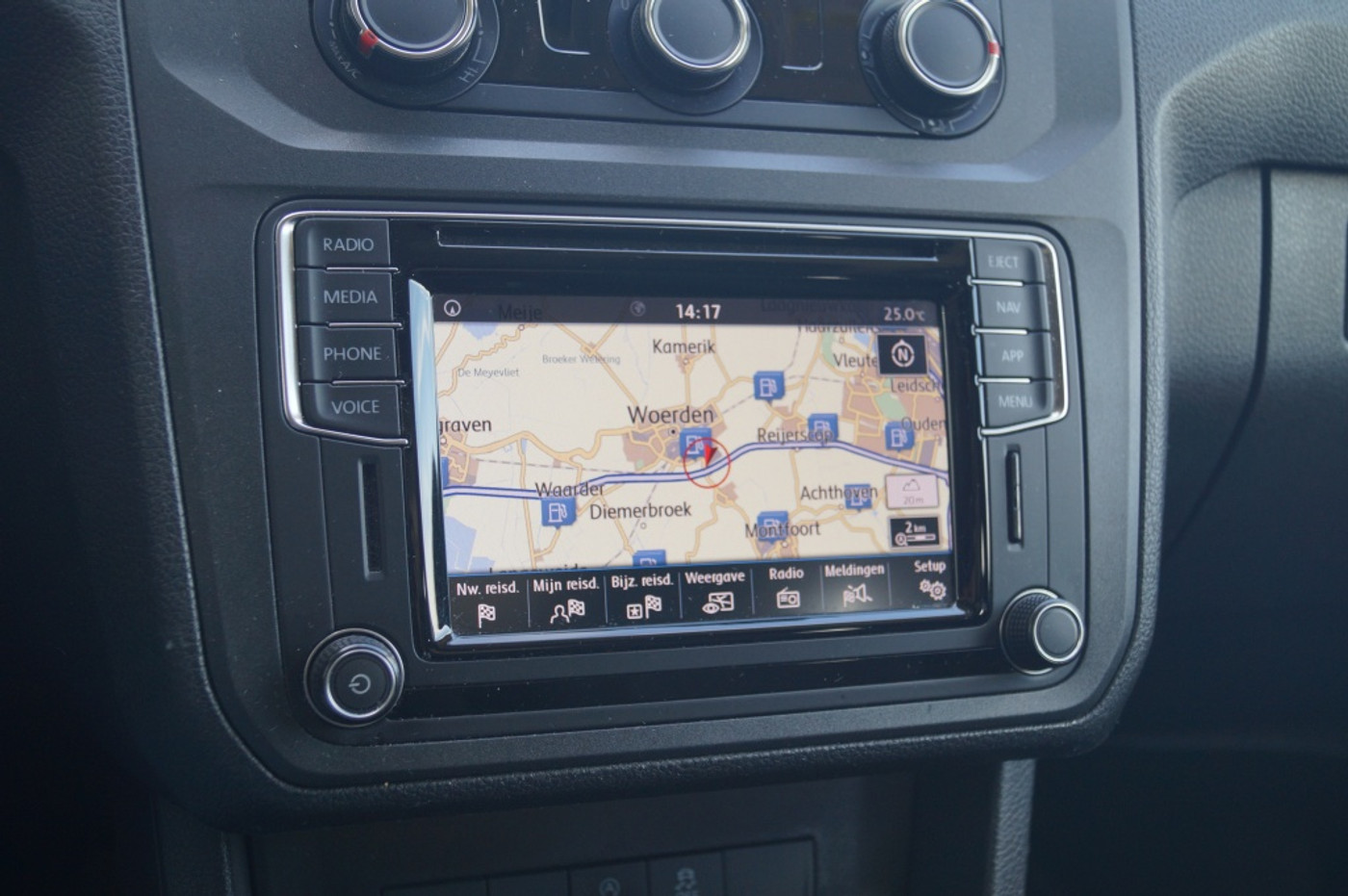 Foto van Volkswagen Caddy Modified Partition Wall