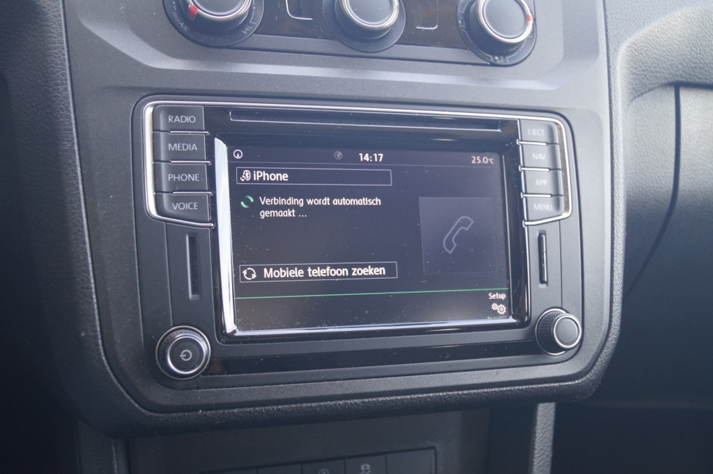 Foto van Volkswagen Caddy Modified Partition Wall