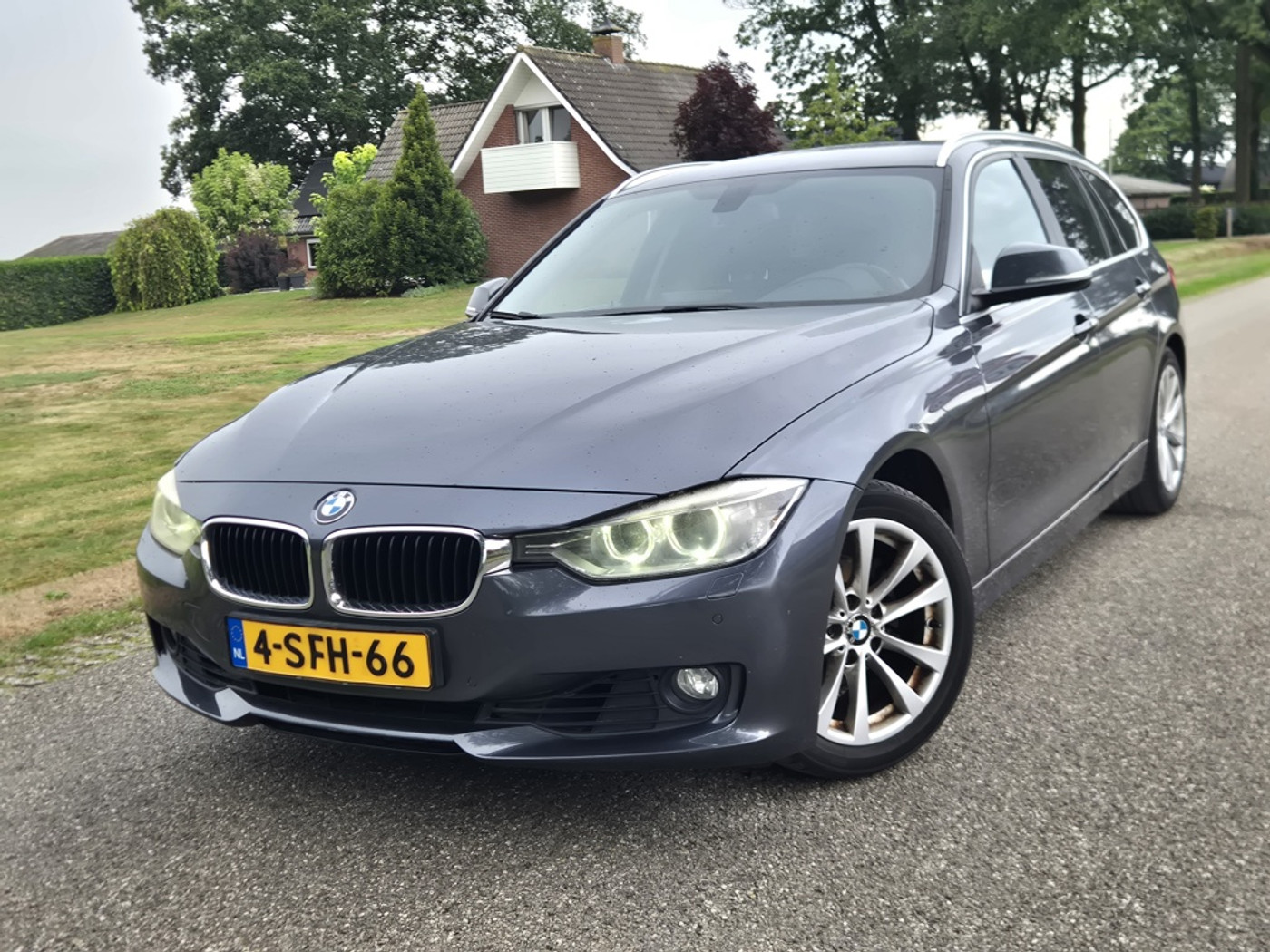Foto van BMW 320i