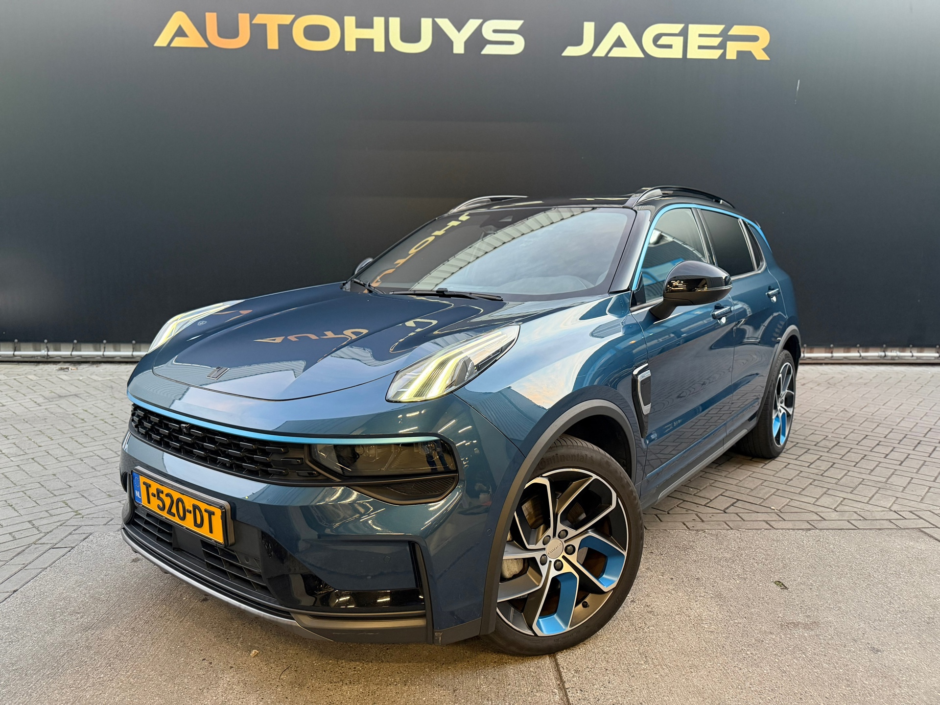 Lynk&co LYNK & Co 01 1.5 Pano Zwarte HEMEL 360 Memory Carplay Hybride Automaat 2023 - voorkant