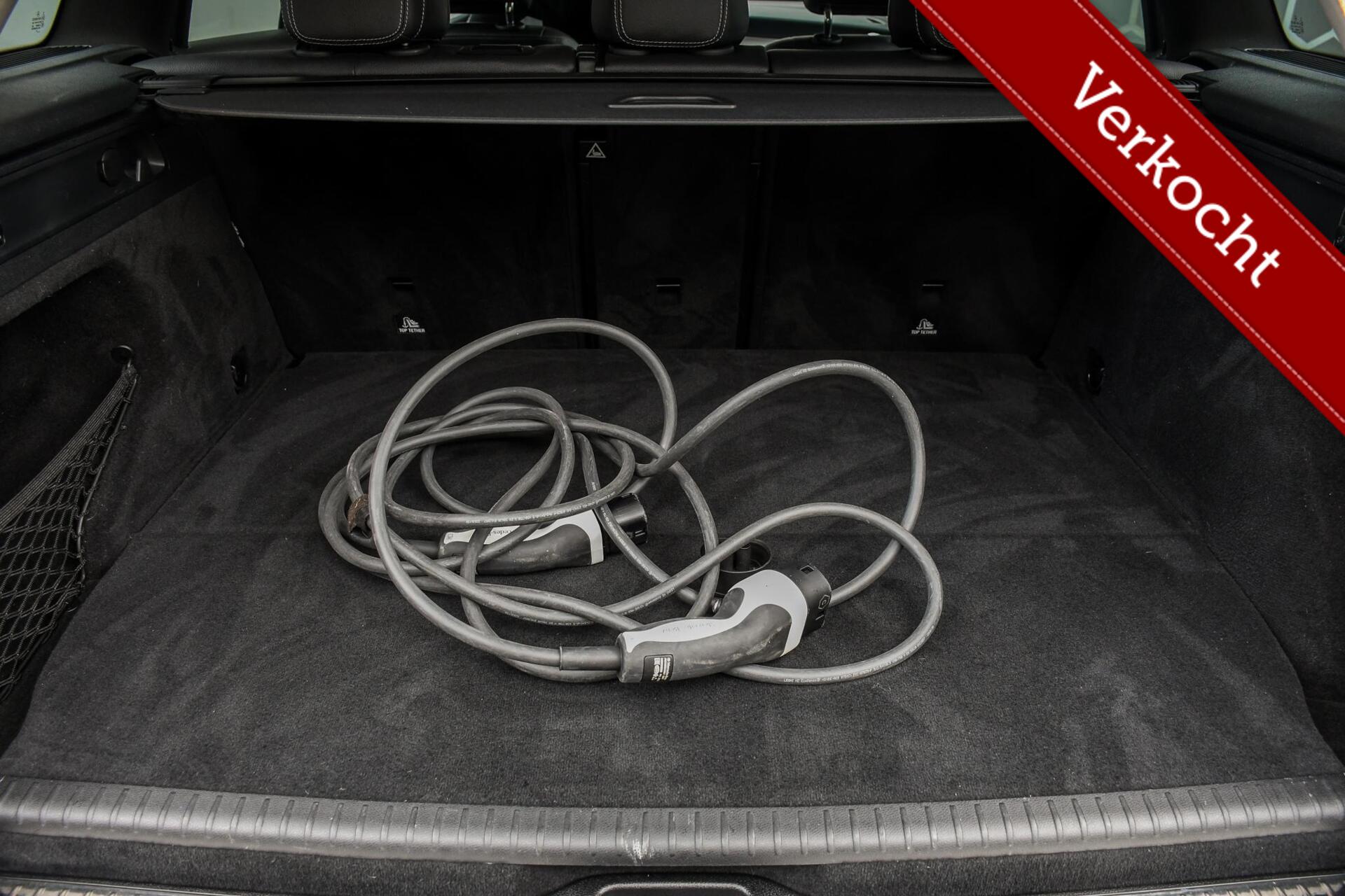 Foto van Mercedes-Benz GLC 300 E 4Matic