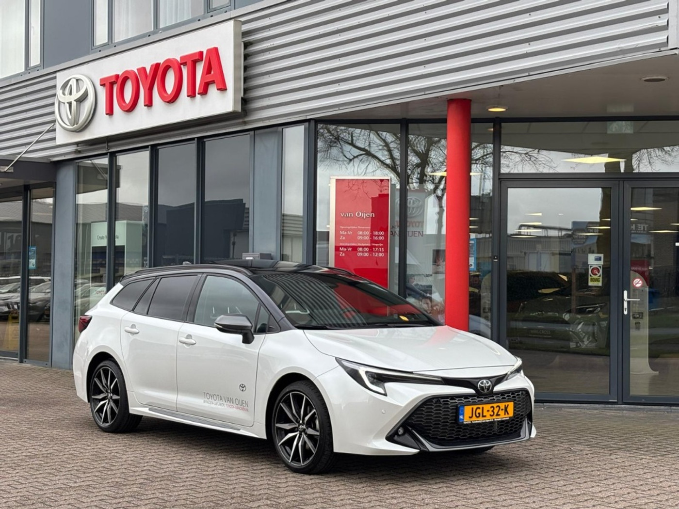 Toyota Toyota Corolla Hybrid 180 Gr Sport | Pano / schuifdak | Head up | Vol- opties 2025 - voorkant
