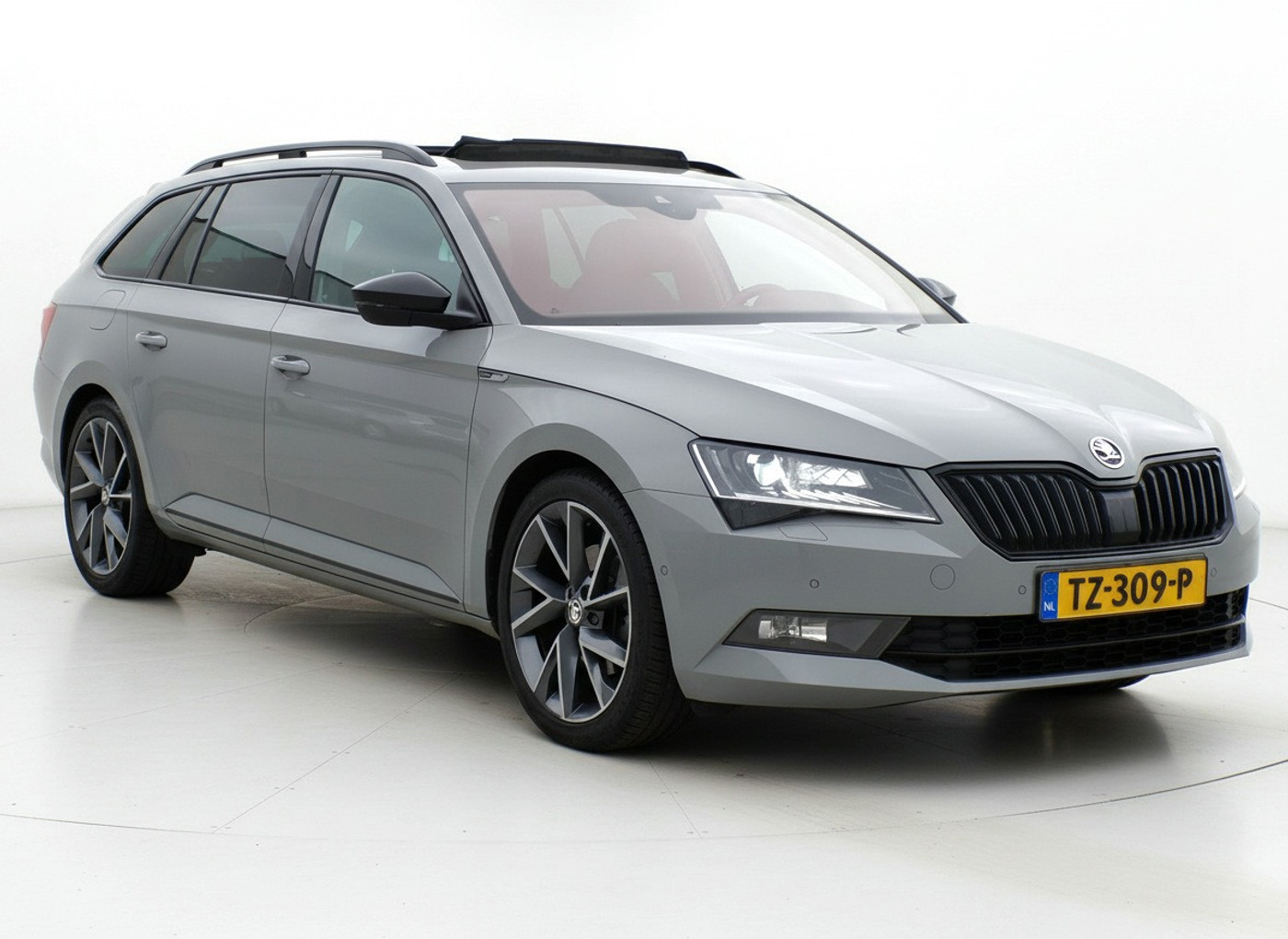 Skoda Superb 1.5 TSI ACT Sportline Business|Vol opties 2018 - voorkant