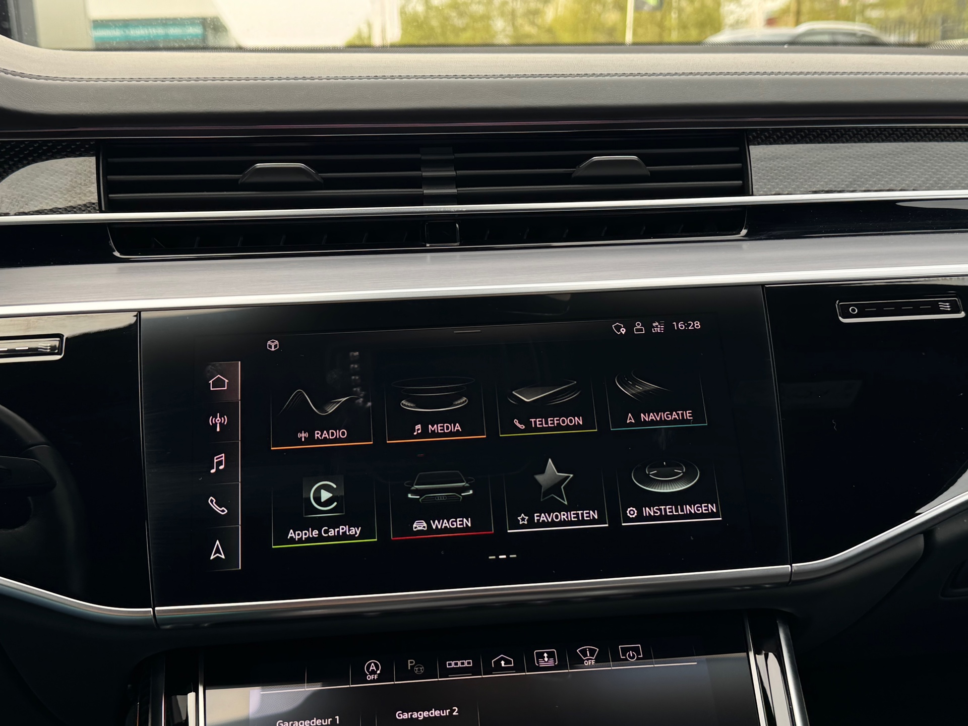 Foto van Audi S8