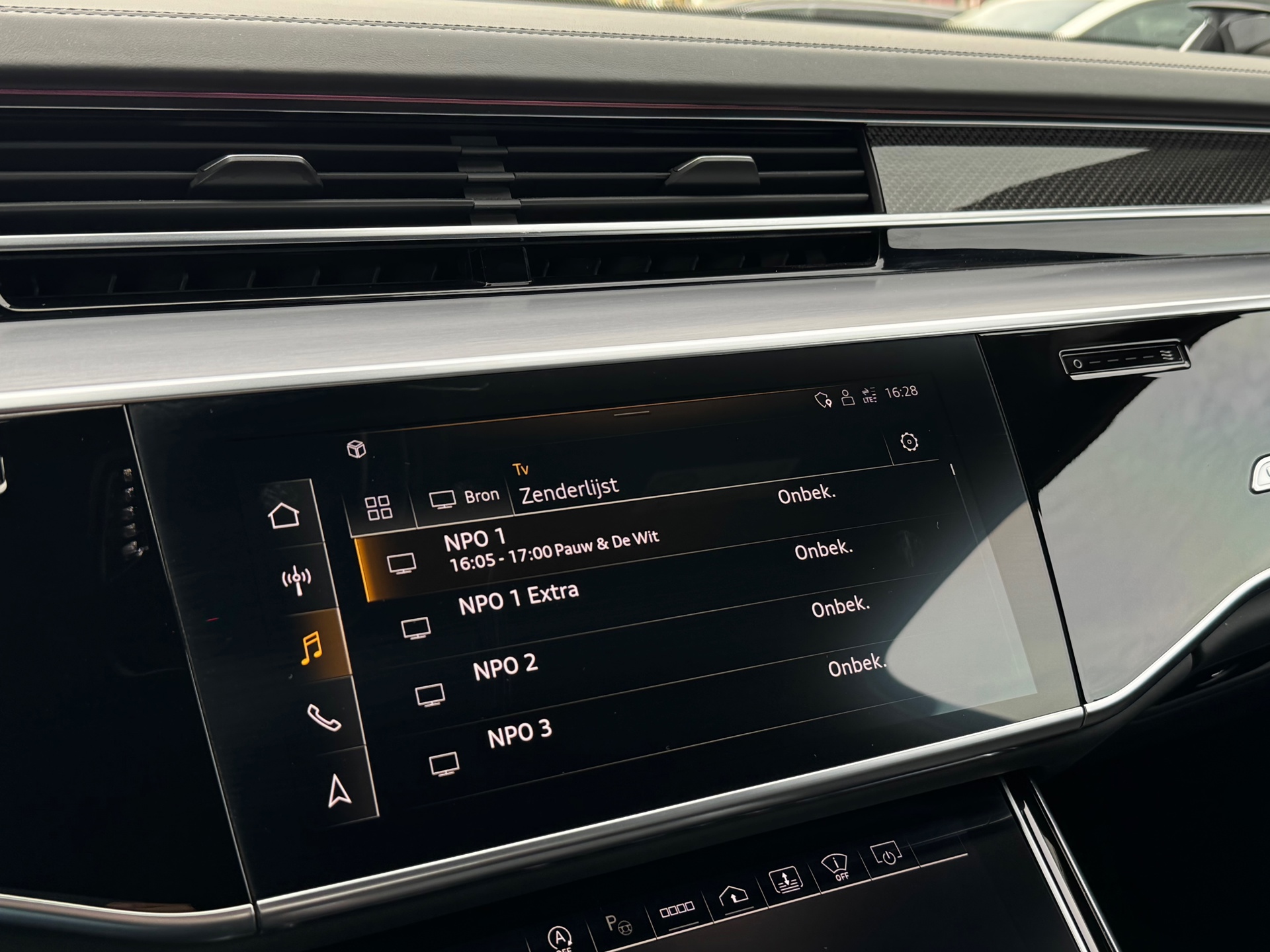 Foto van Audi S8
