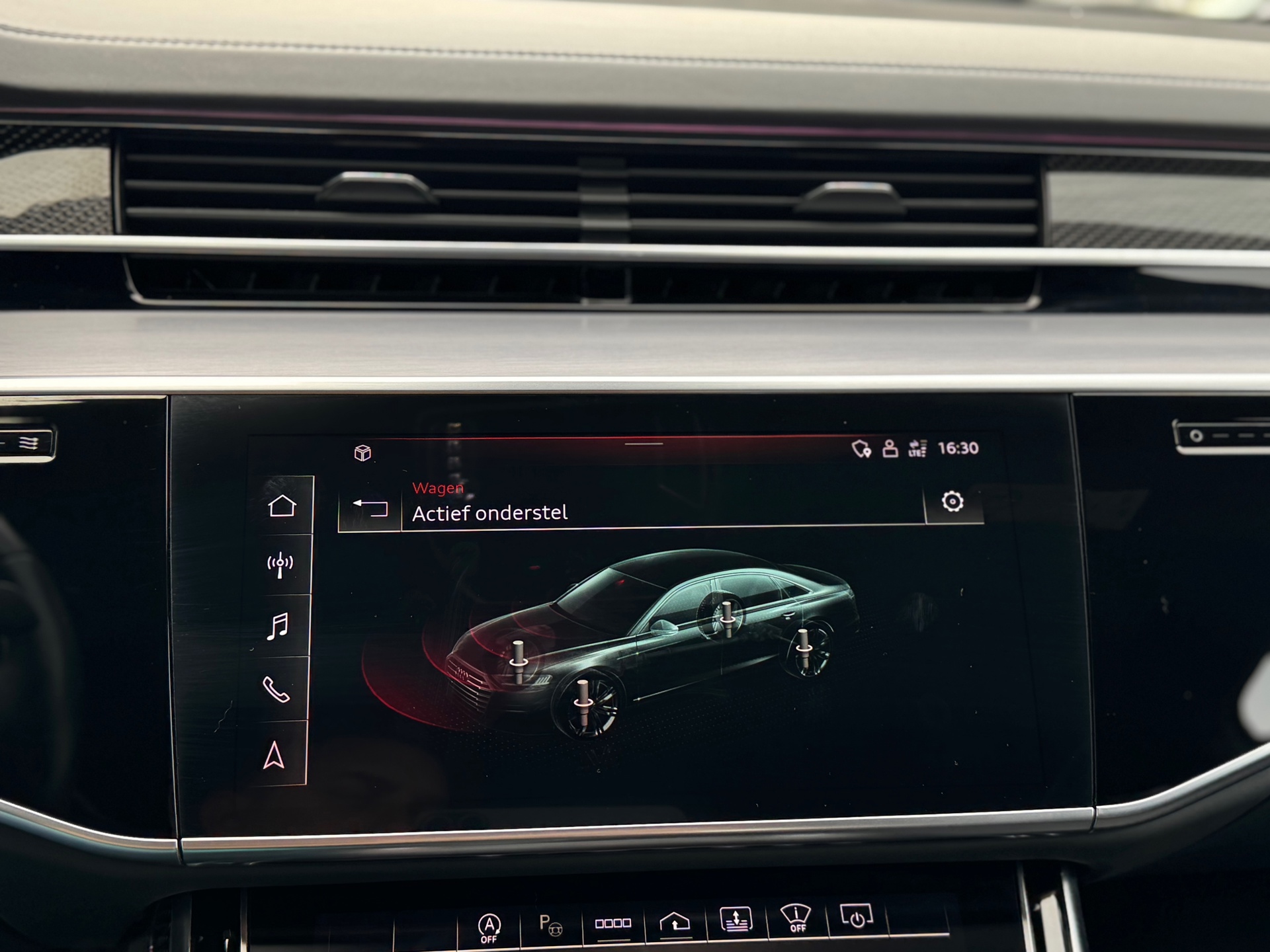 Foto van Audi S8