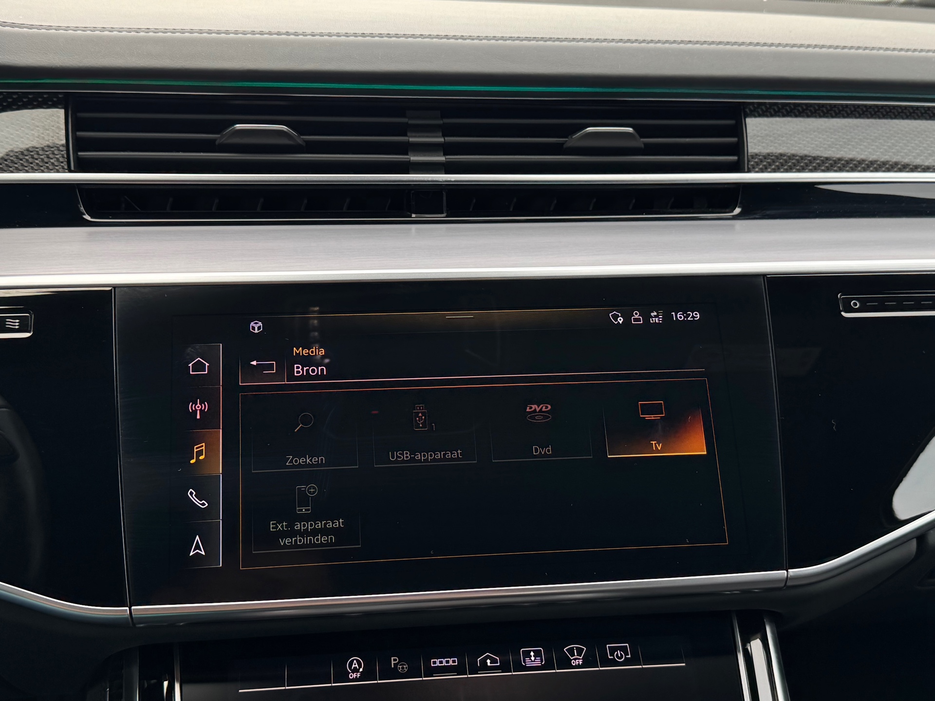 Foto van Audi S8