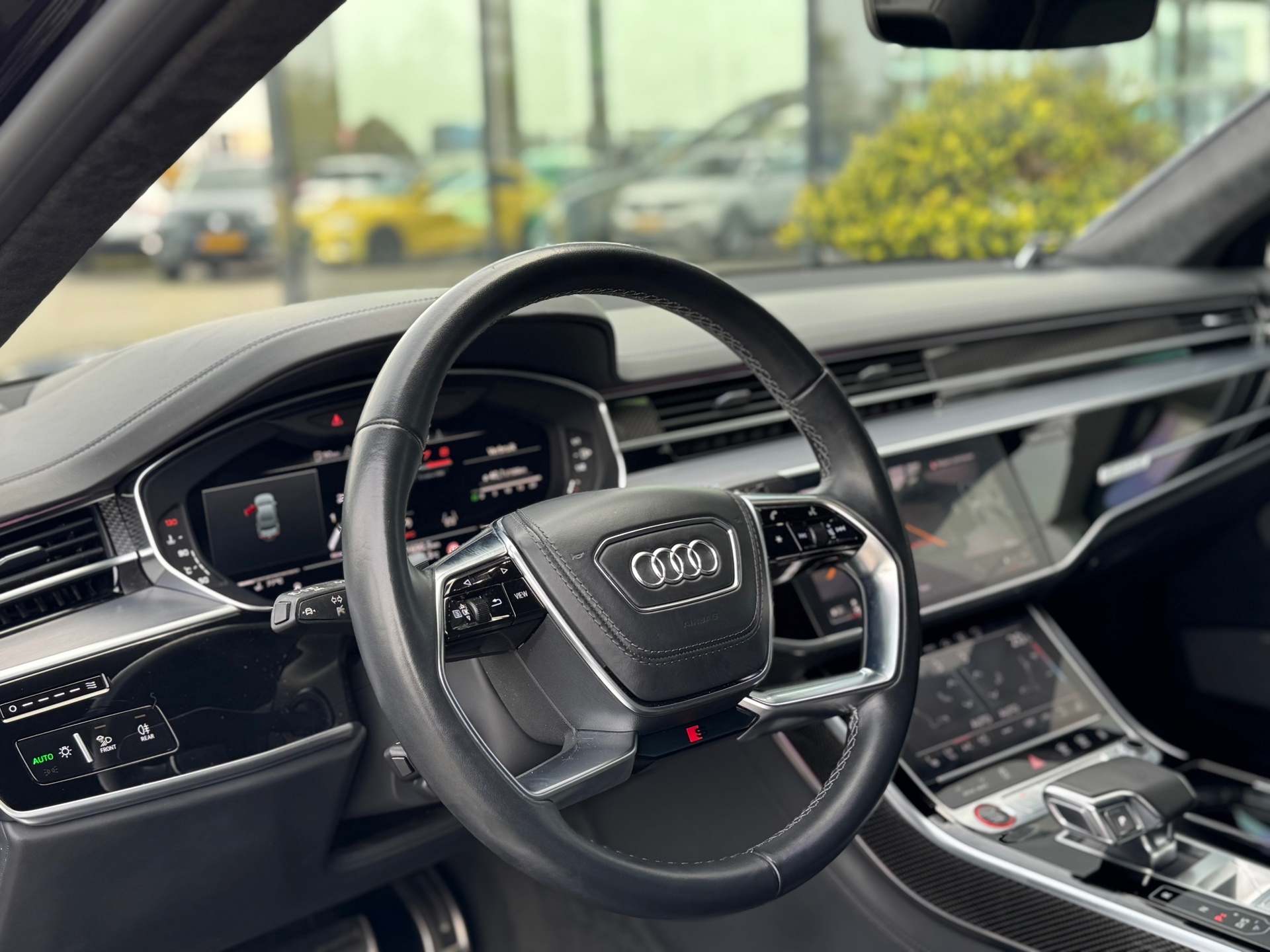 Foto van Audi S8