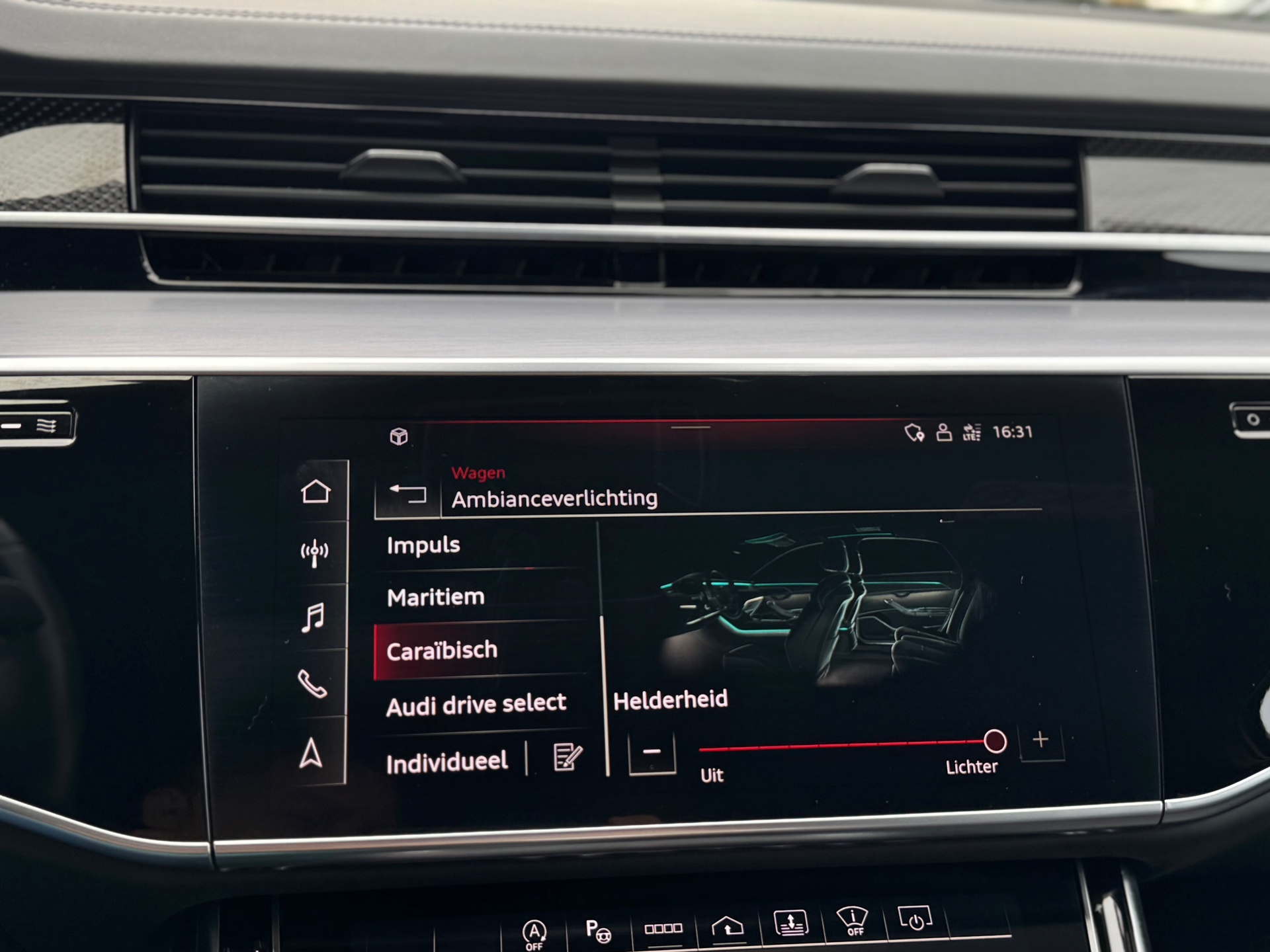 Foto van Audi S8