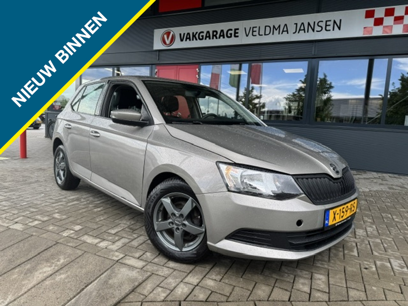 Skoda Fabia 1.0 ACTIVE 5-DRS. + AIRCO/LMV 2015 - voorkant