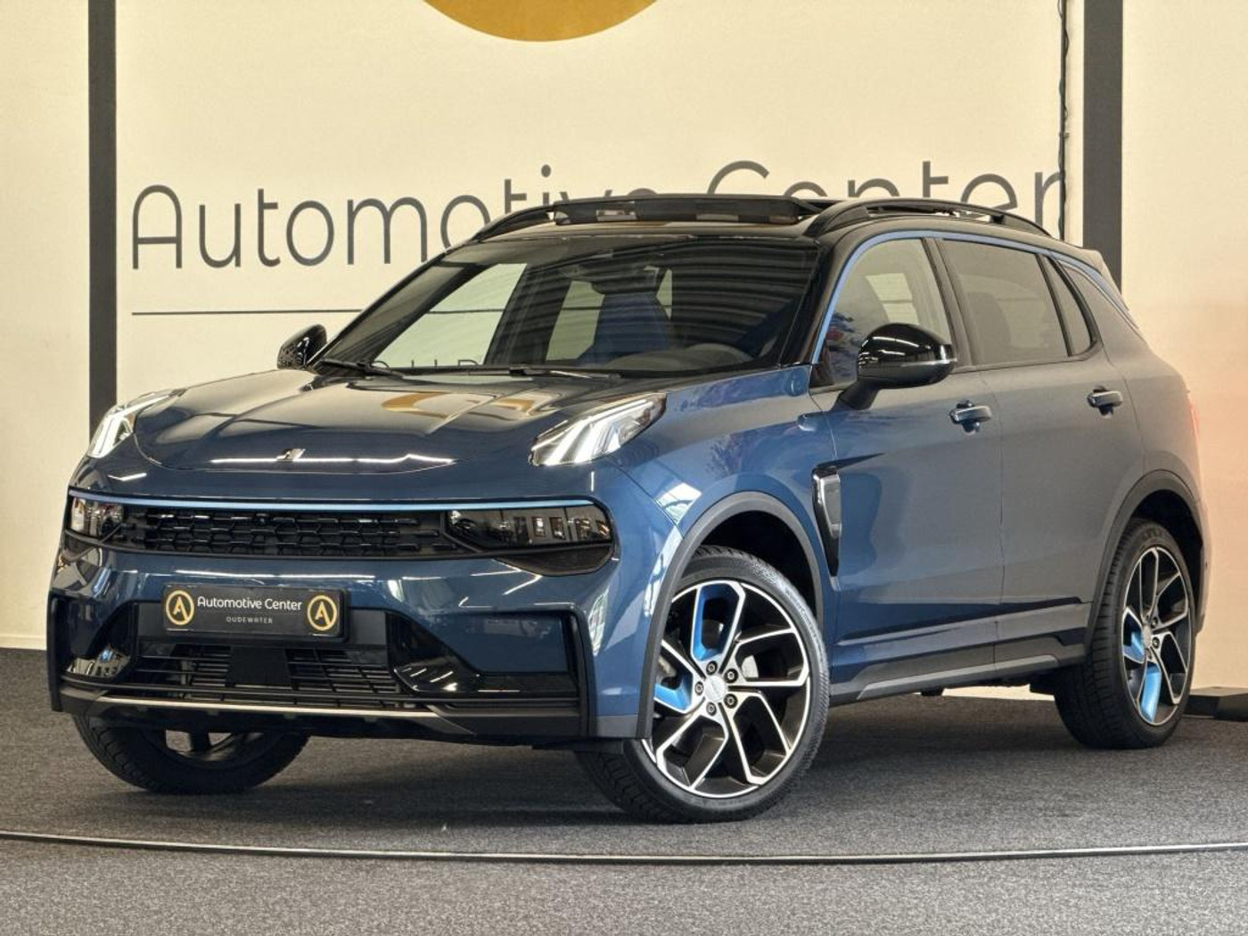 Lynk&co LYNK & Co 01 1.5 PHEV | MY23 | 6.6 KWH | ZWARTE HEMEL | PANO | 2023 - voorkant