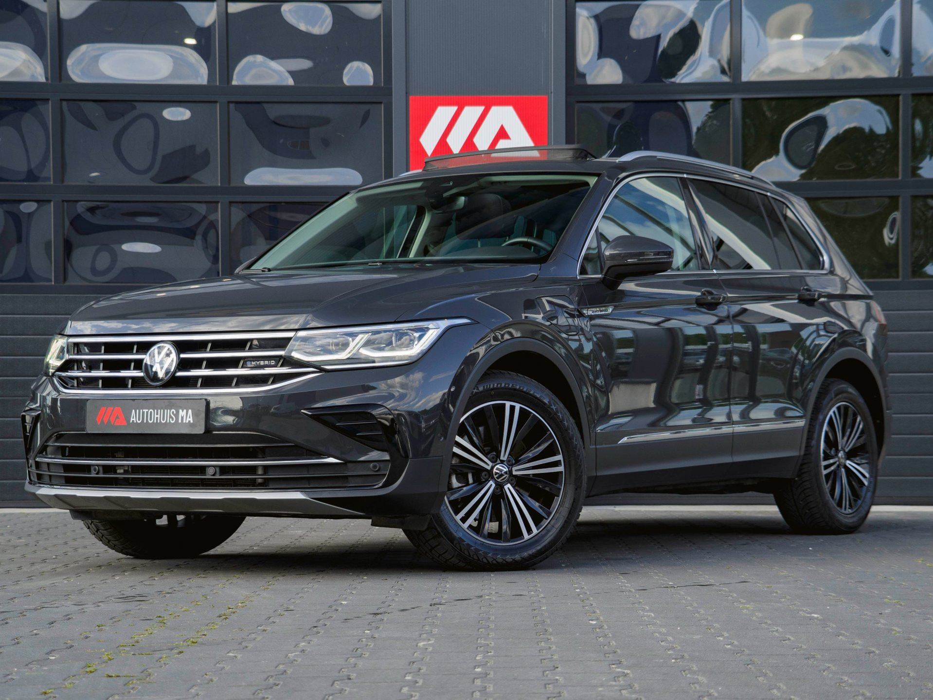 Volkswagen Tiguan 1.4 TSI eHybrid Elegance Pano|Navi|Camera|Cruise|Carplay 2023 - voorkant