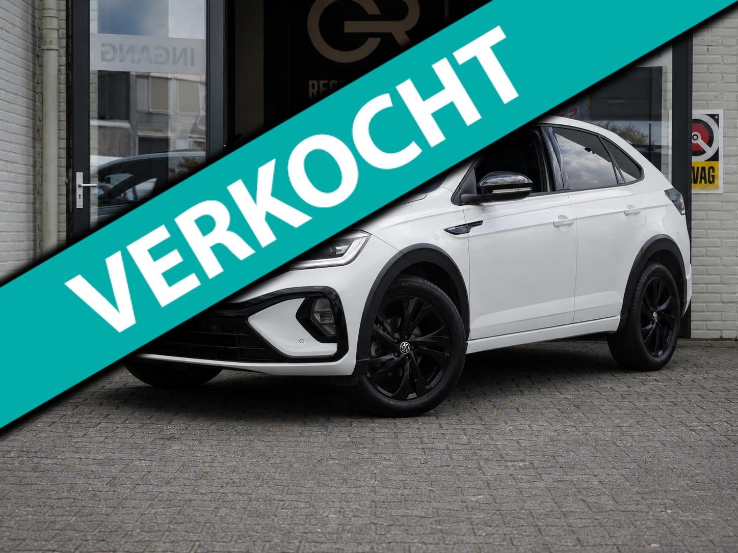 Volkswagen Taigo R-Line 1.0 TSI Black Style AUTOMAAT-ACC-CAMERA-CARPLAY-CLIMA-IQ LIGHT-PANORAMA-VIRTUEEL 2022 - voorkant
