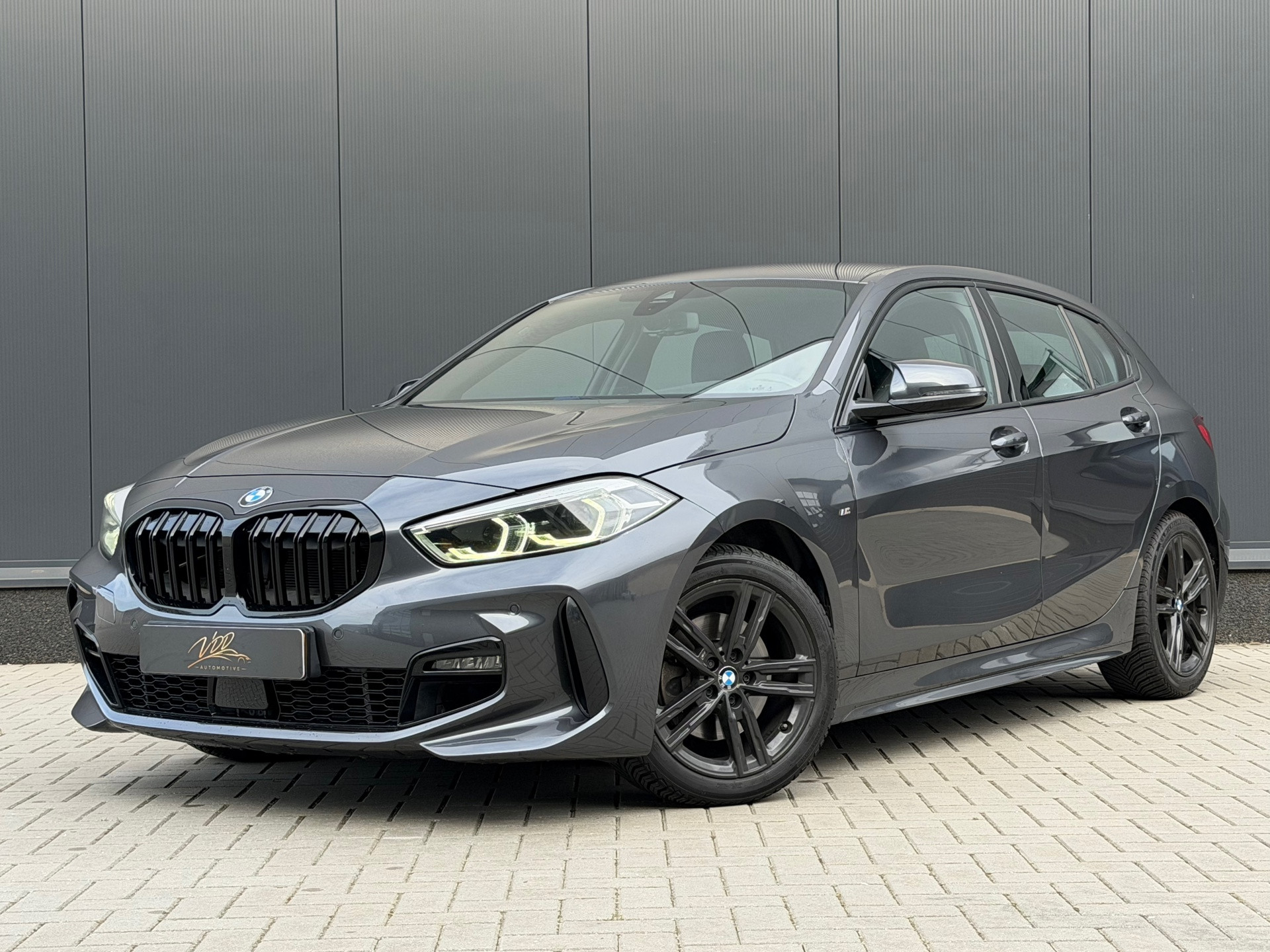 BMW 118i 118i M-Sport Cruise|Carplay|Navi|PDC|Half leder|Stoelverwarming 2020 - voorkant