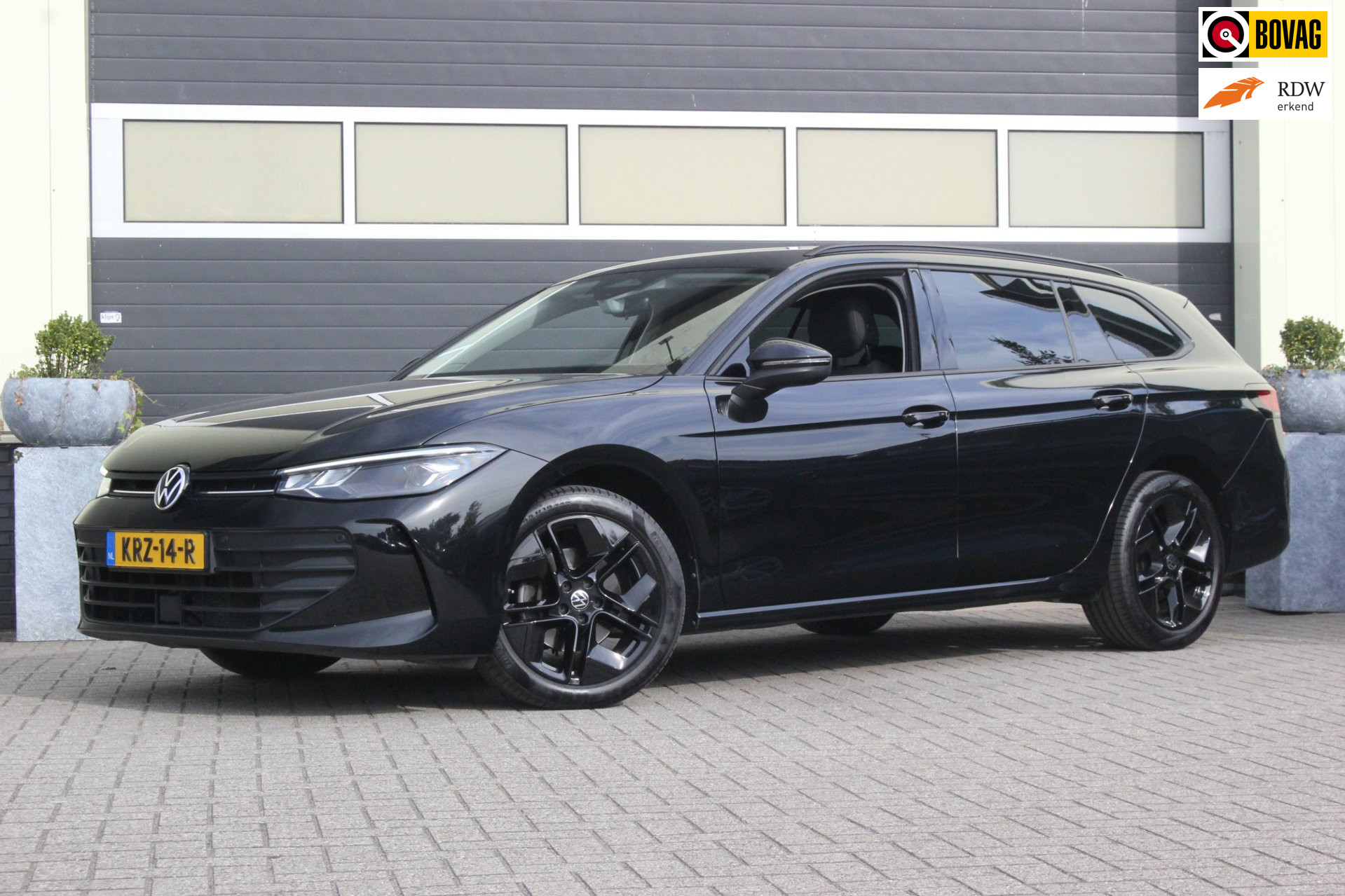 Volkswagen Passat 1.5 eTSI Business | Camera | Carplay | 2024 - voorkant