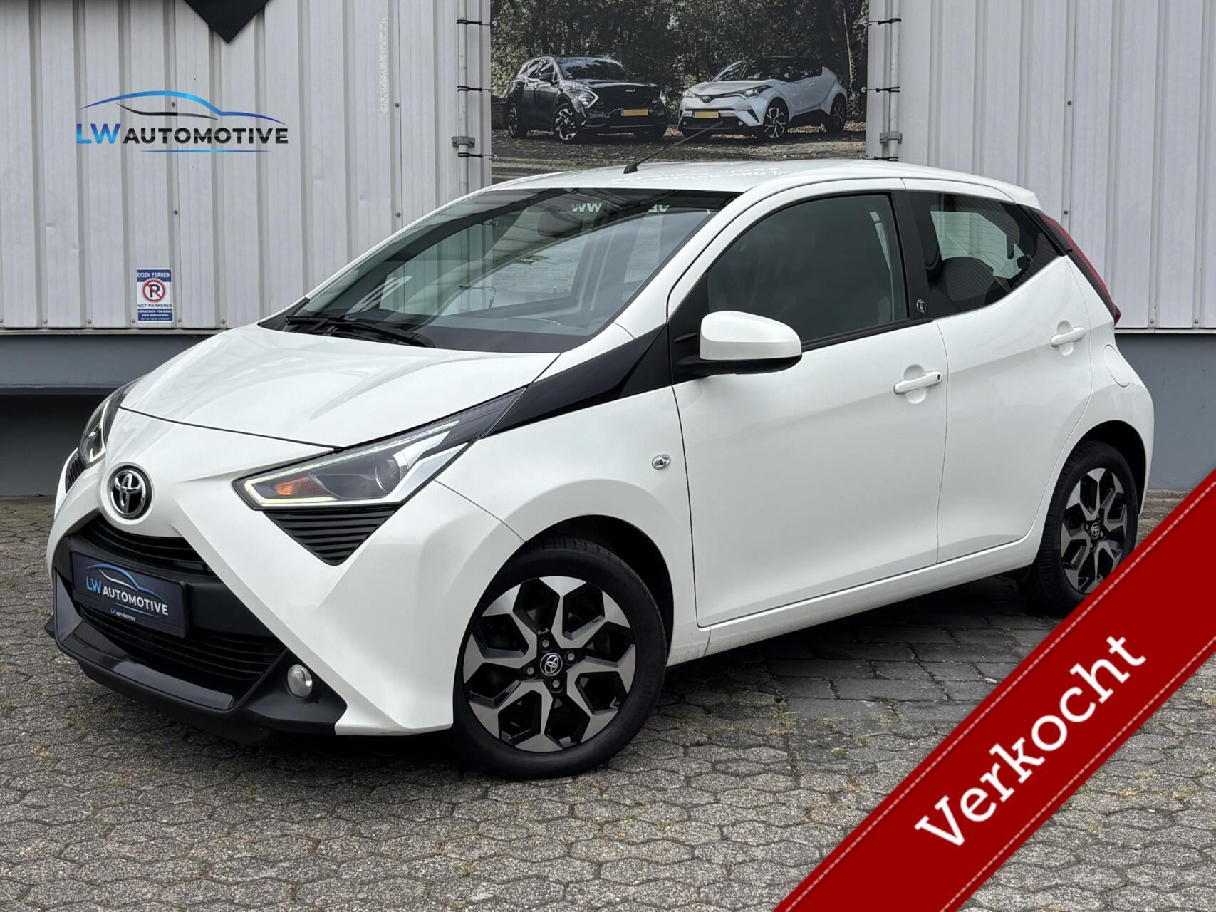 Toyota Aygo 1.0 VVT-i x-play | 15'' velgen | Camera | Carplay 2020 - voorkant