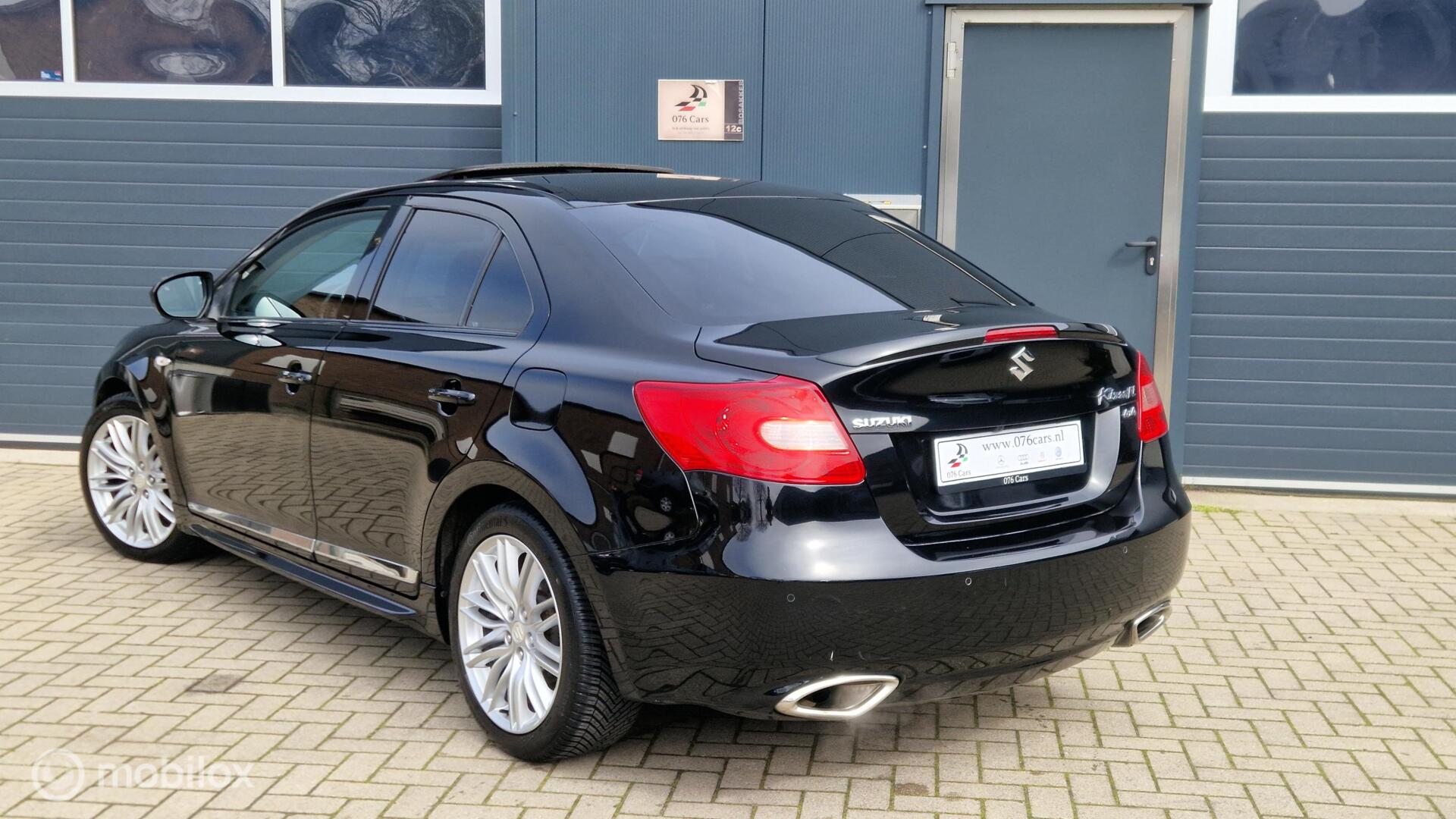 Foto van Suzuki Kizashi