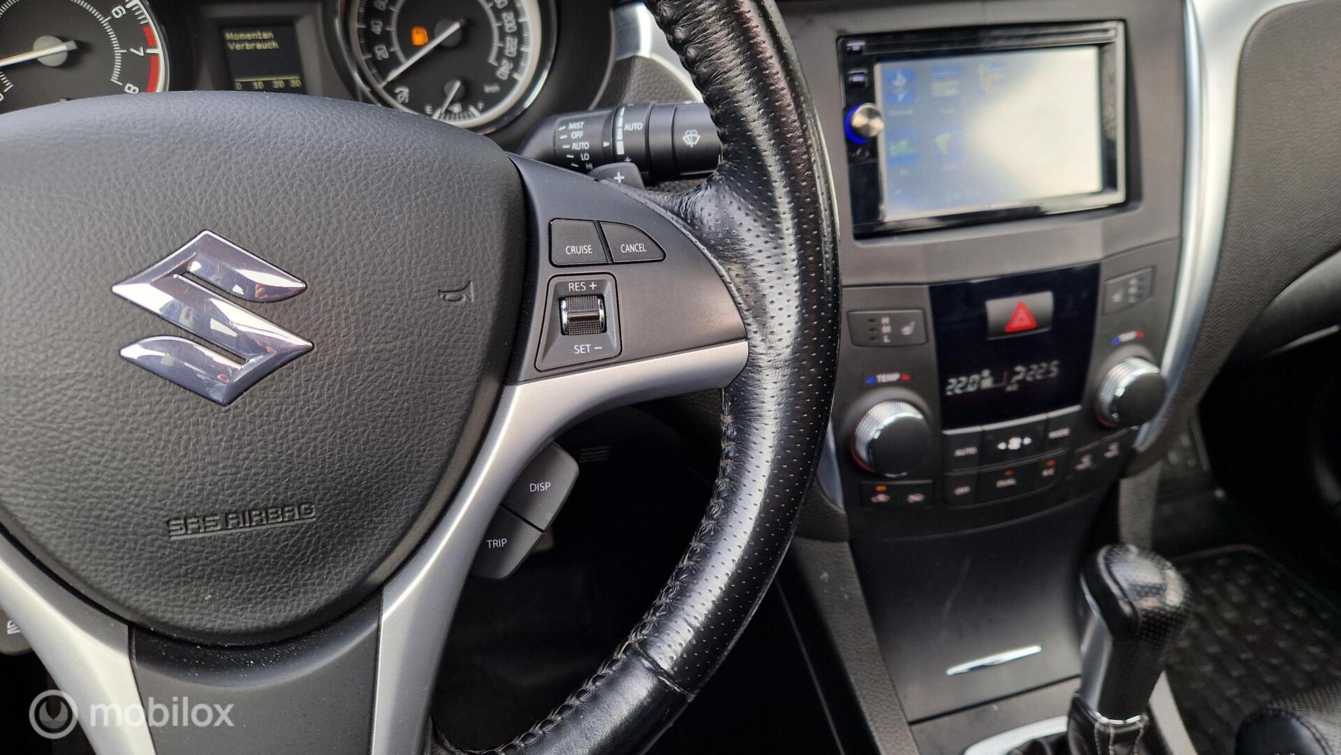 Foto van Suzuki Kizashi