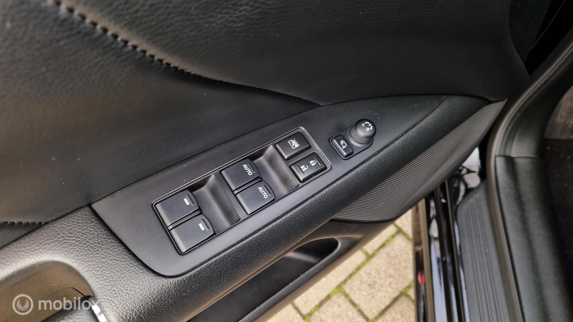 Foto van Suzuki Kizashi